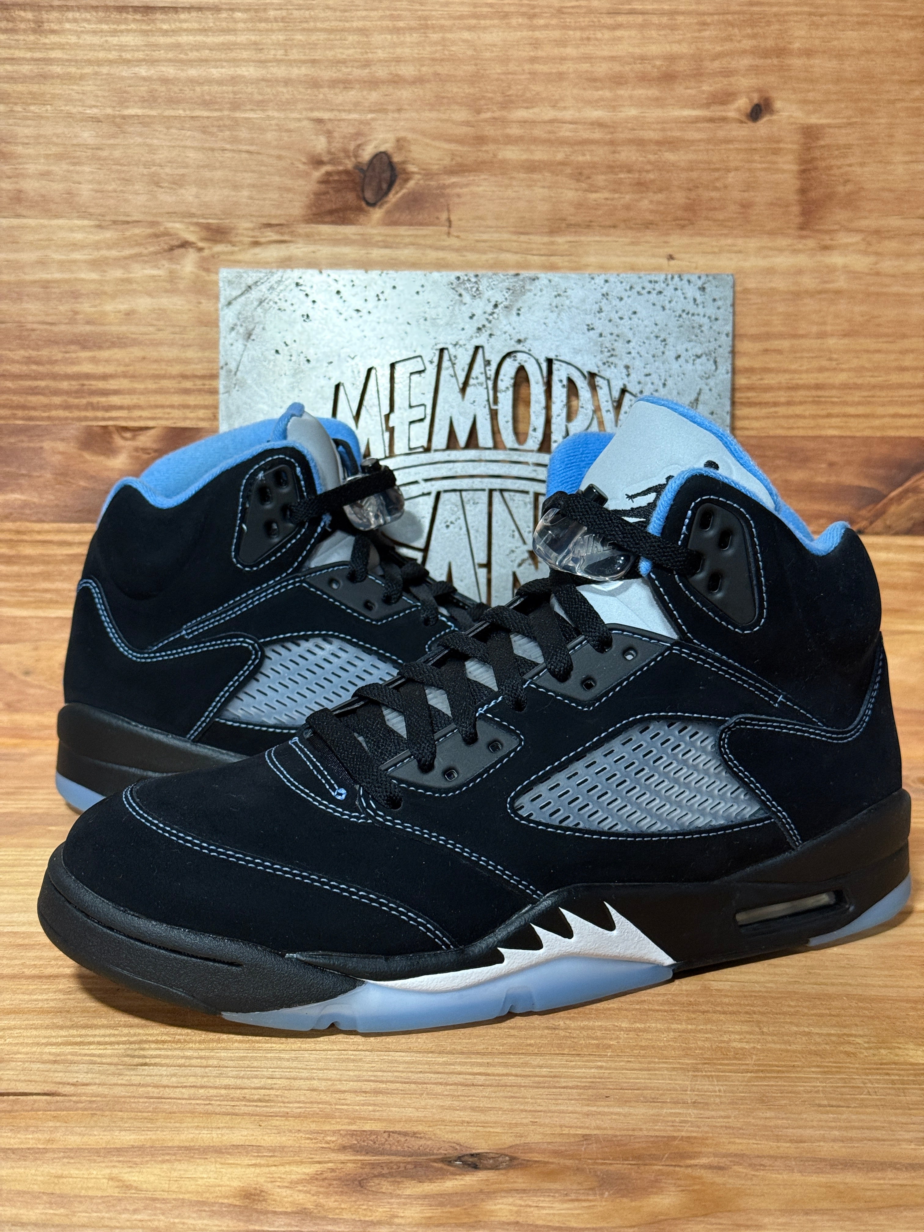 Jordan 5 Retro Black University Blue (2026)
