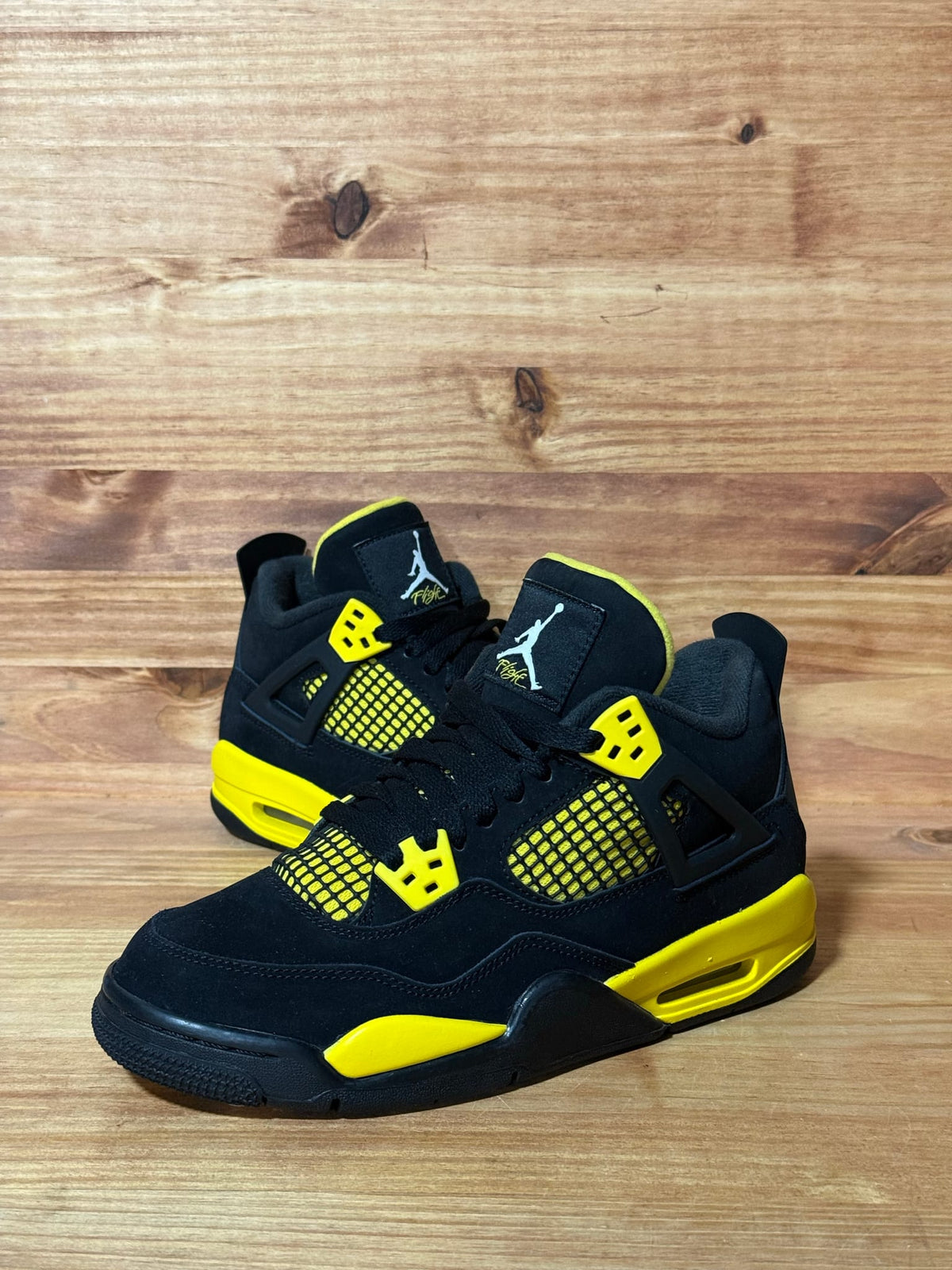 Jordan 4 Retro Thunder (2023) (GS) - Size 5Y