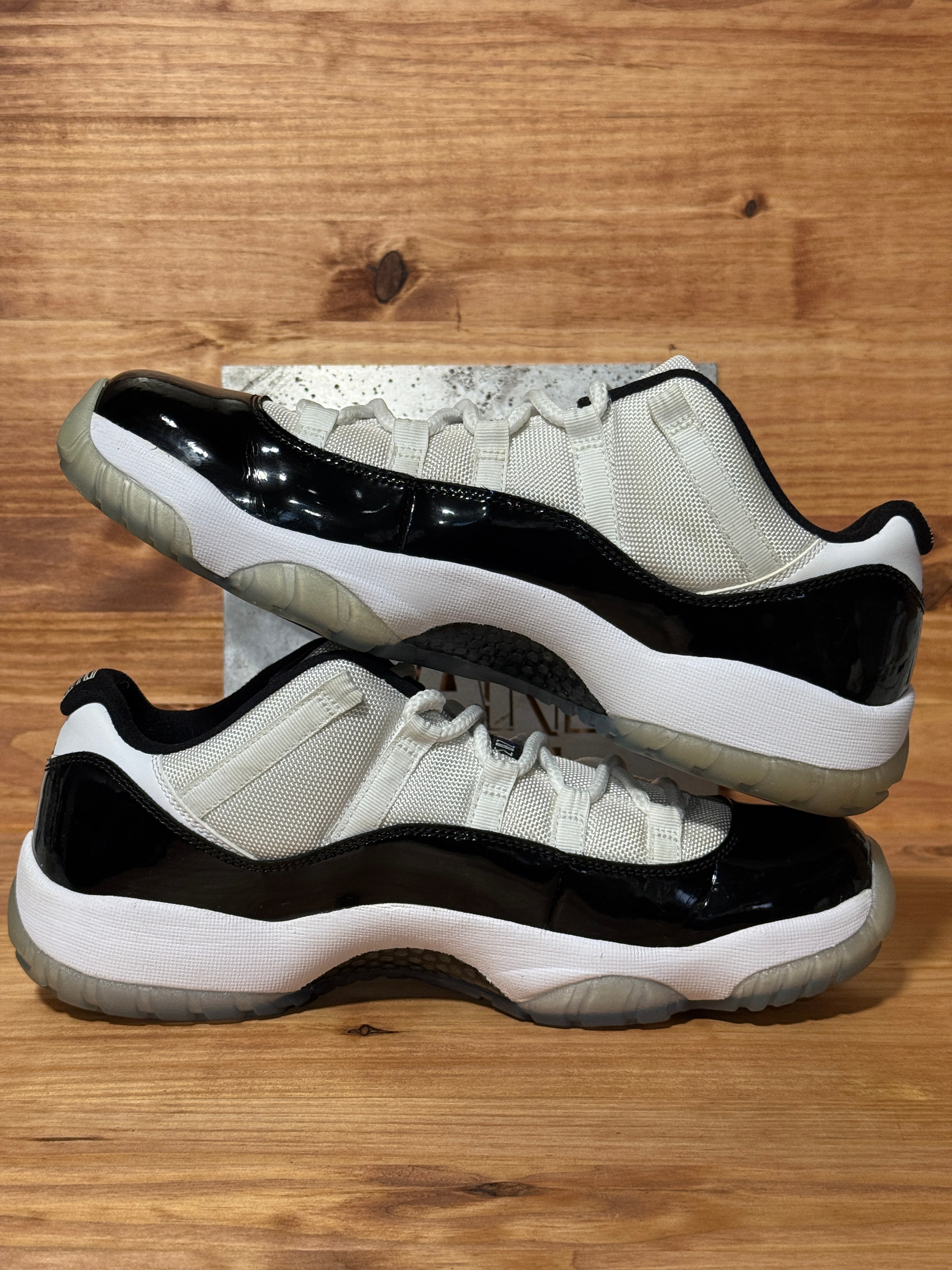 Jordan 11 Retro Low Concord
