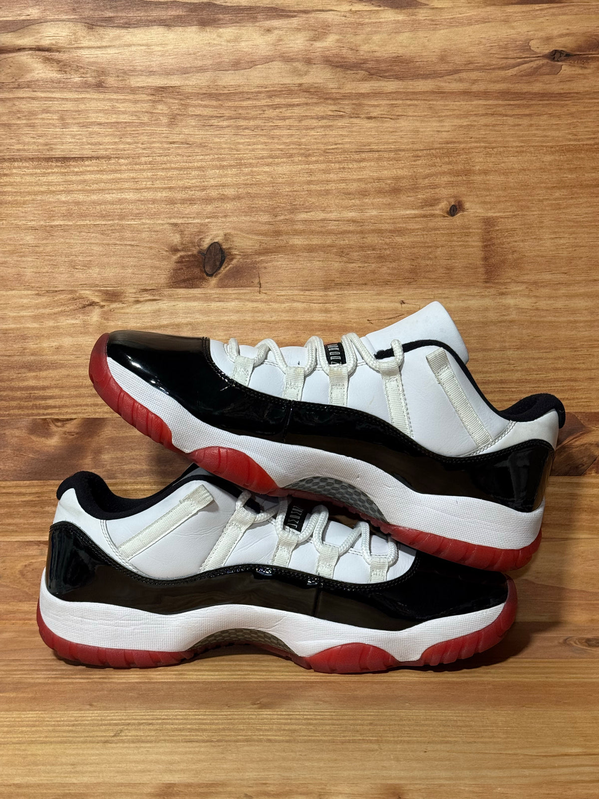 Jordan 11 Retro Low Concord Bred