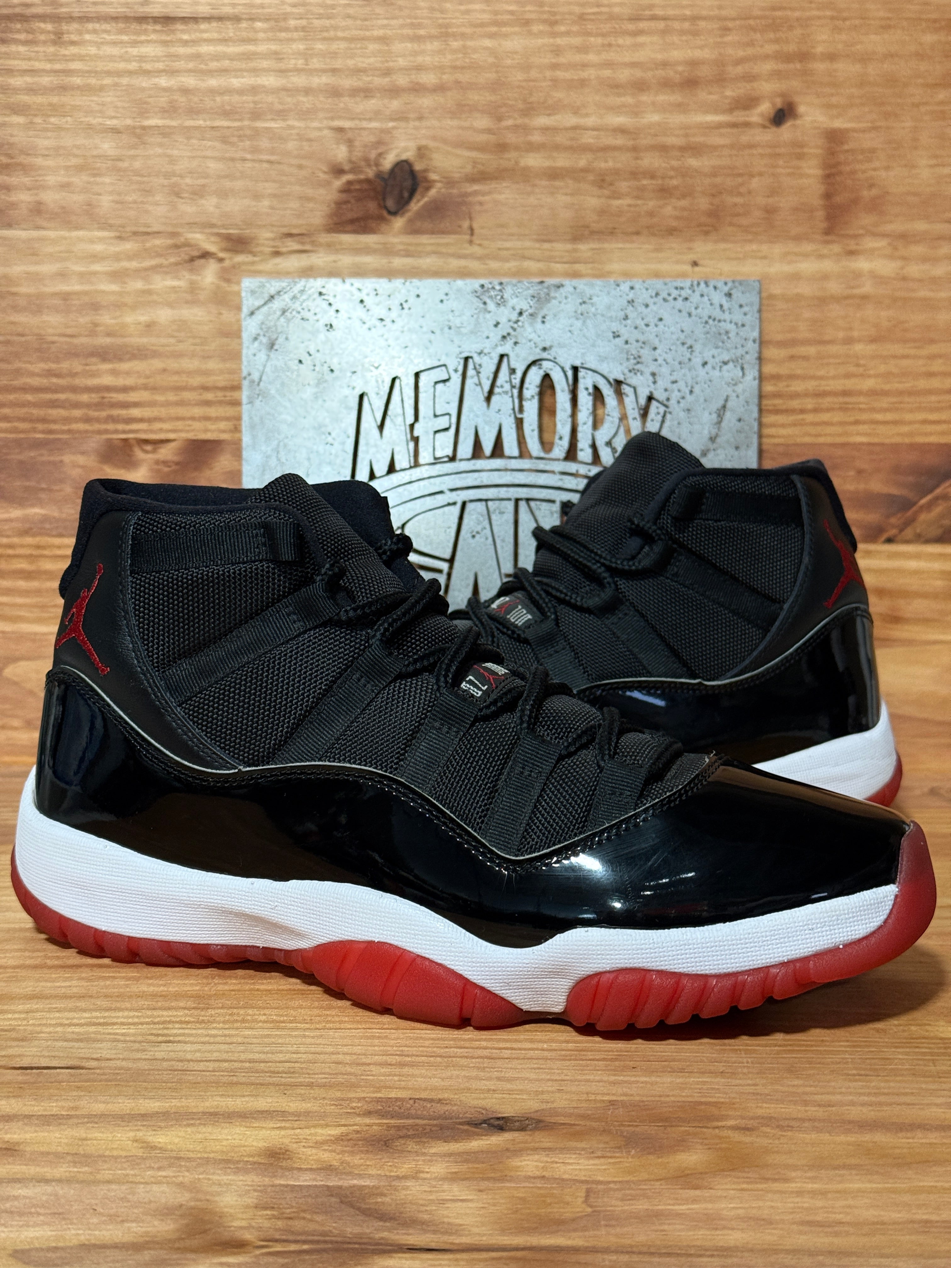 Jordan 11 Retro Playoffs Bred (2019)