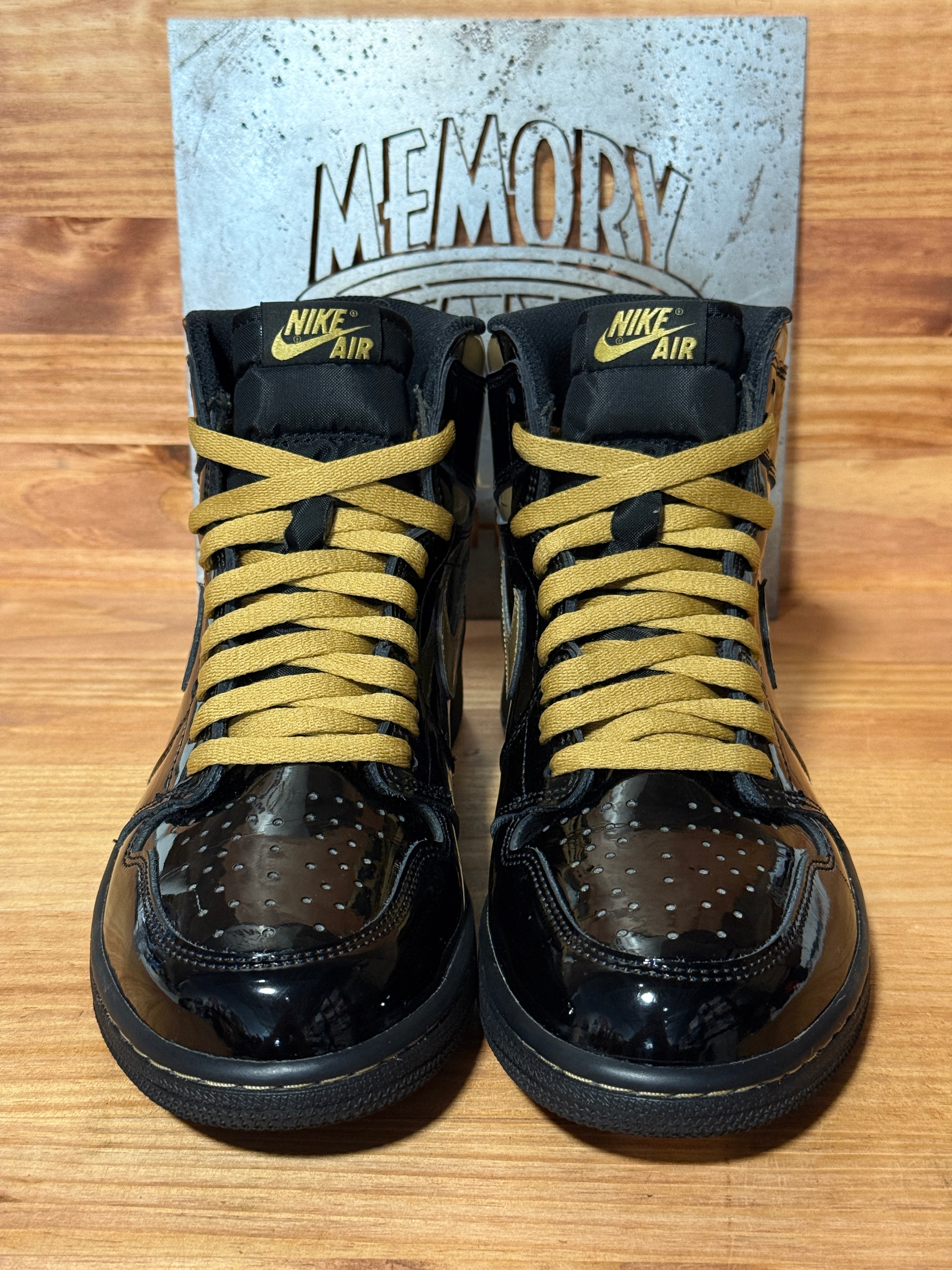 Jordan 1 Retro High Black Metallic Gold (2020)