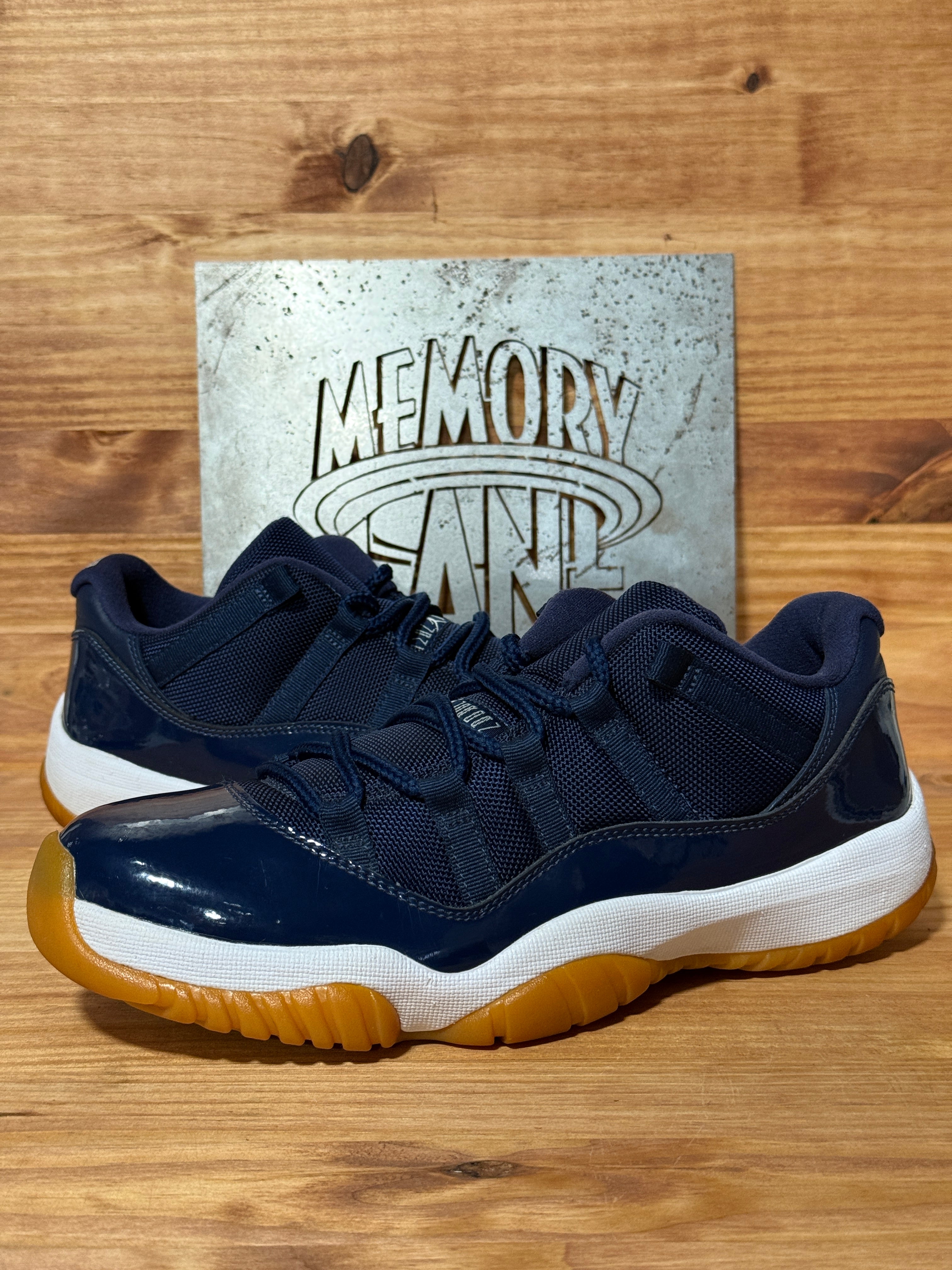 Jordan 11 Retro Low Midnight Navy