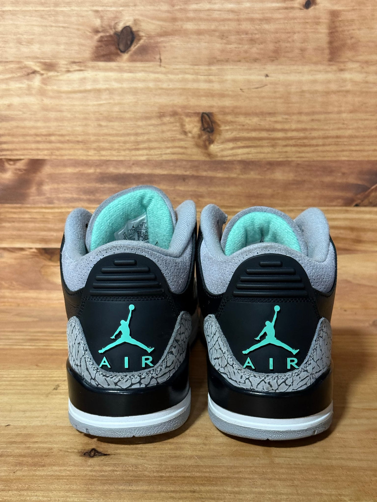 Jordan 3 Retro Green Glow - Size 10