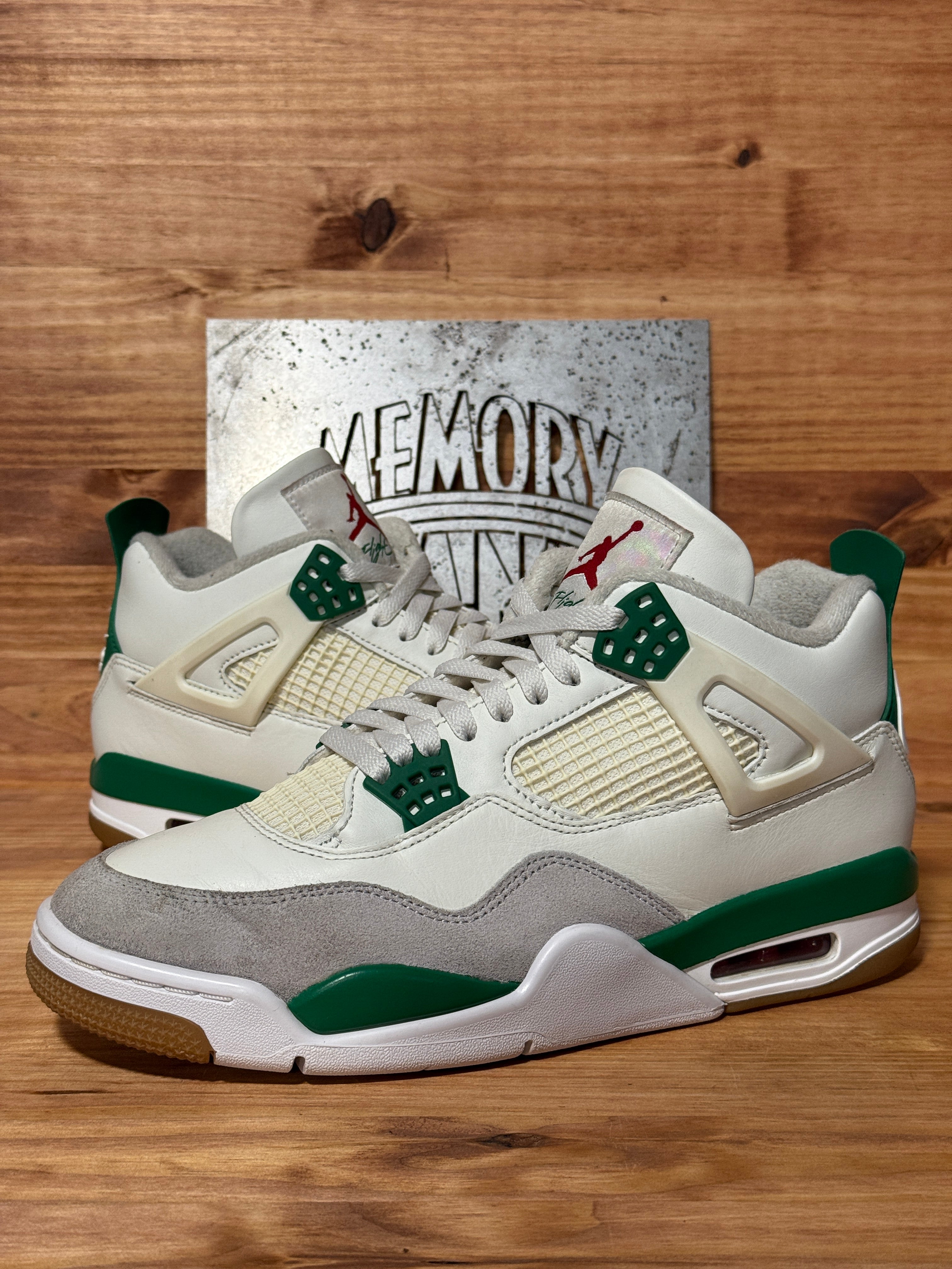 Jordan 4 Retro SB Pine Green