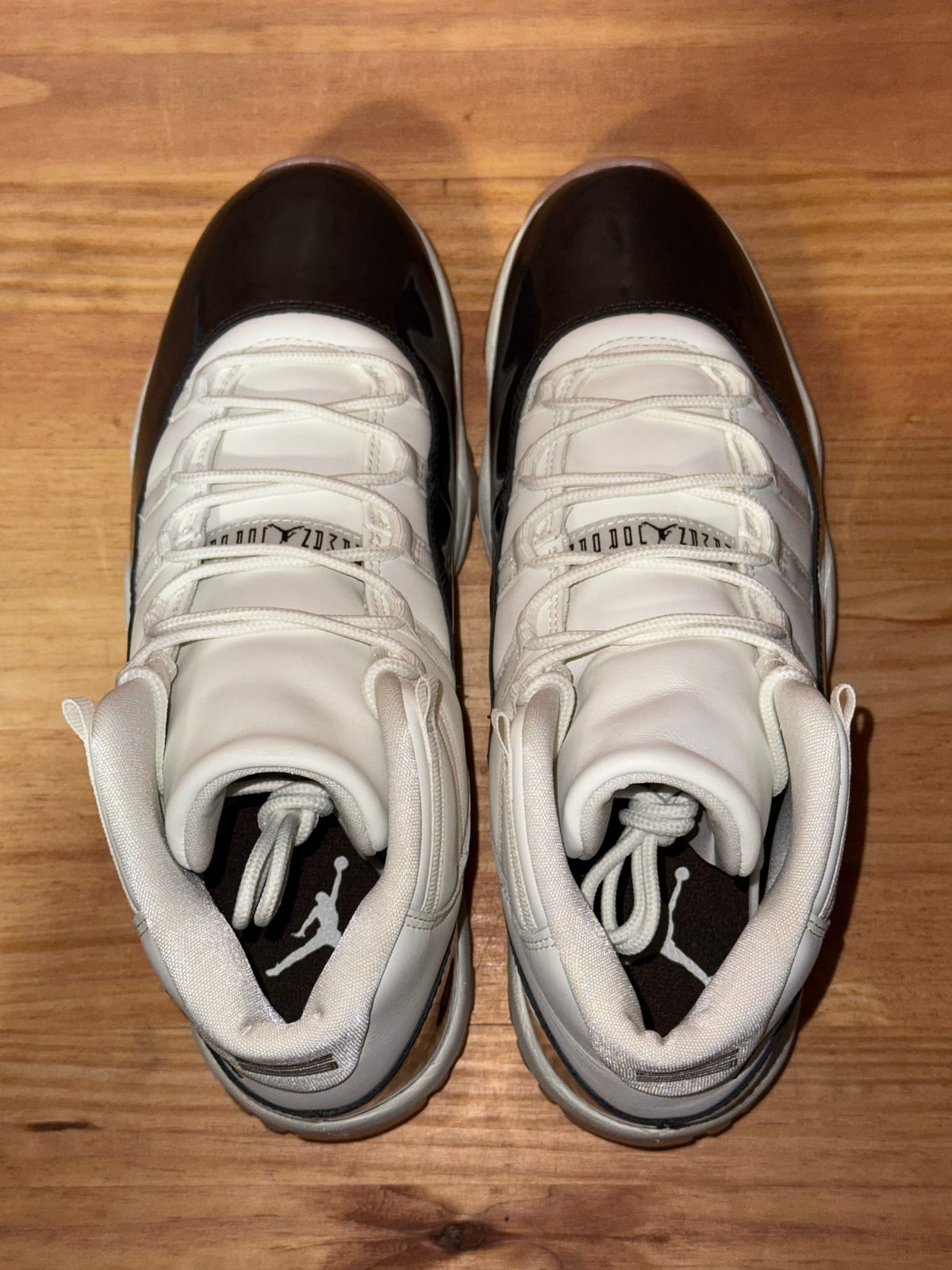Jordan 11 Retro Neapolitan (Women's) Size 9.5M