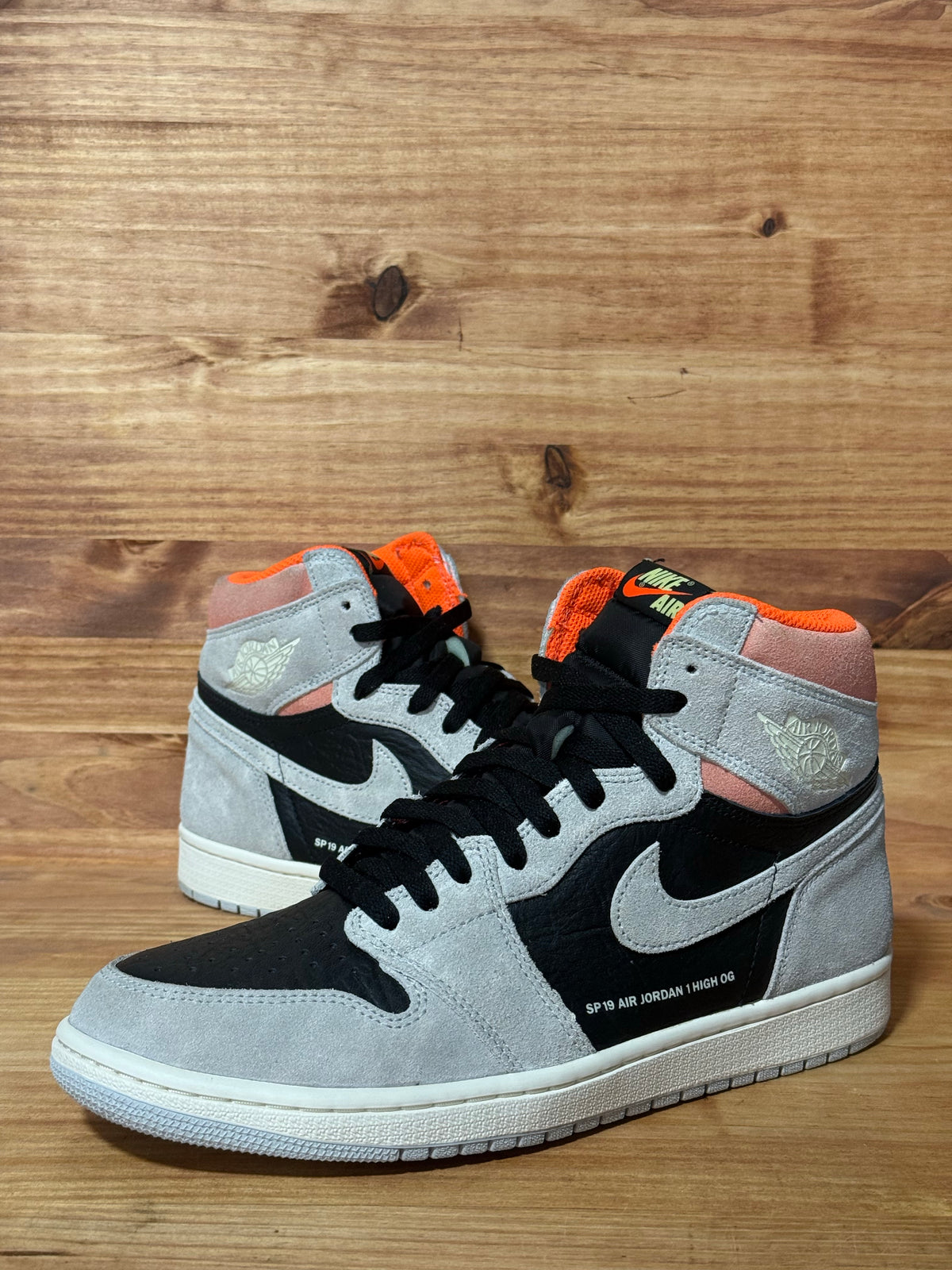 Jordan 1 Retro High Neutral Grey Hyper Crimson