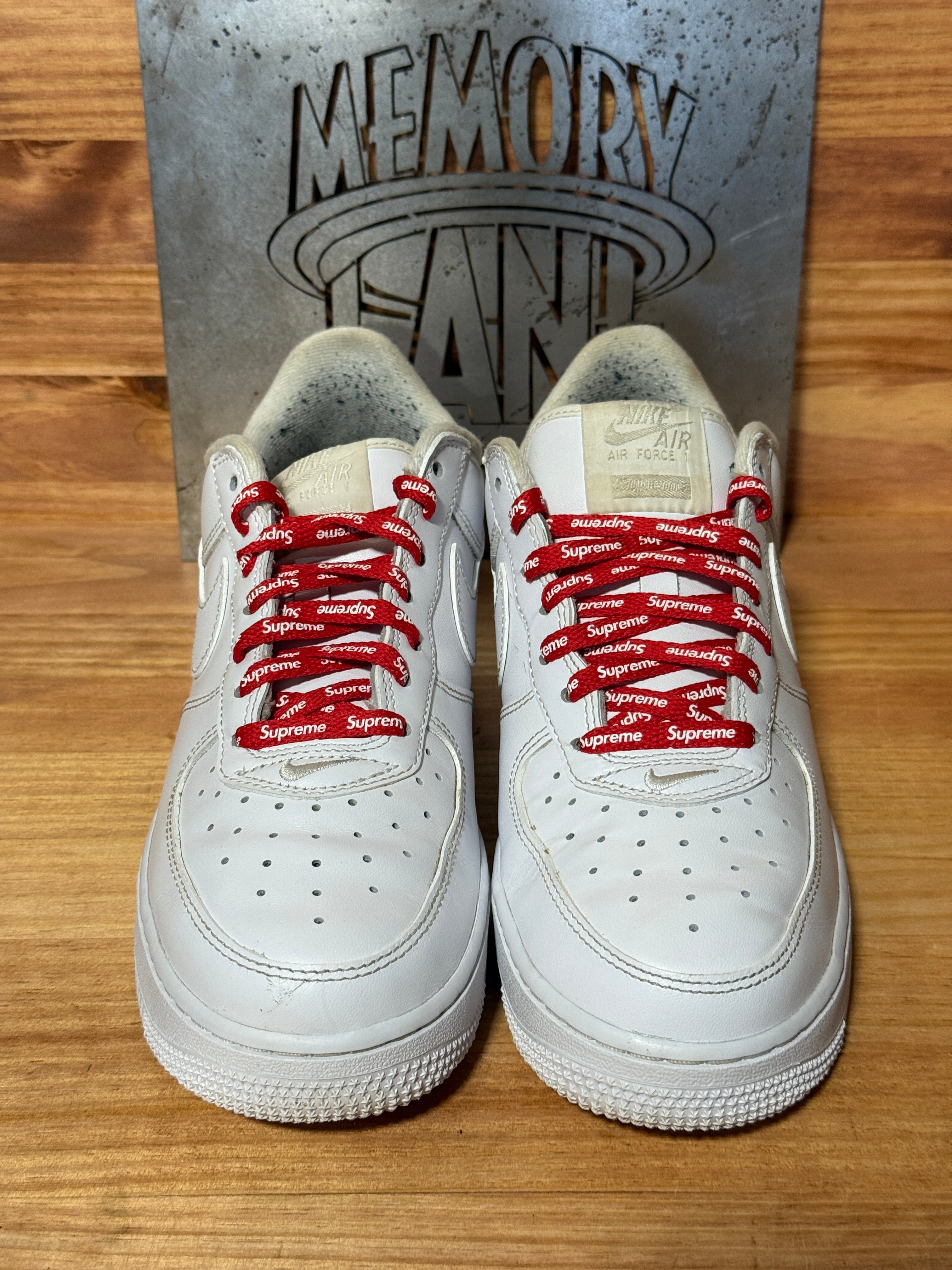 Nike Air Force 1 Low Supreme White