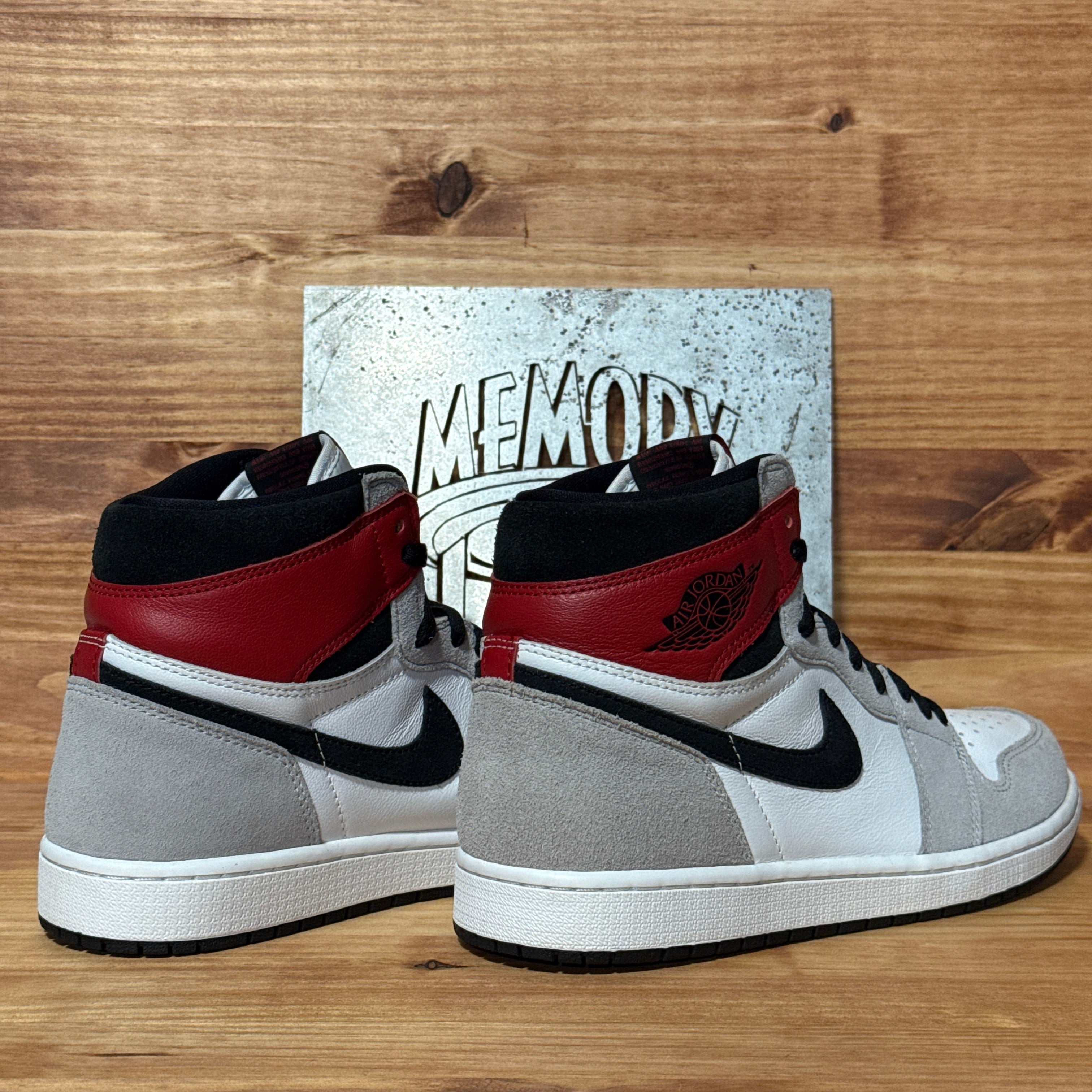 Jordan 1 Retro High Light Smoke Grey