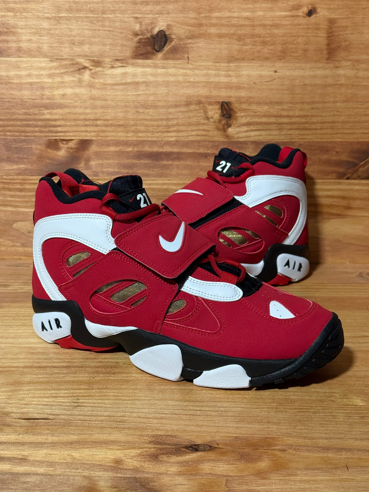 Nike Air Diamond Turf 2 Red Gold (2026) - Size 10
