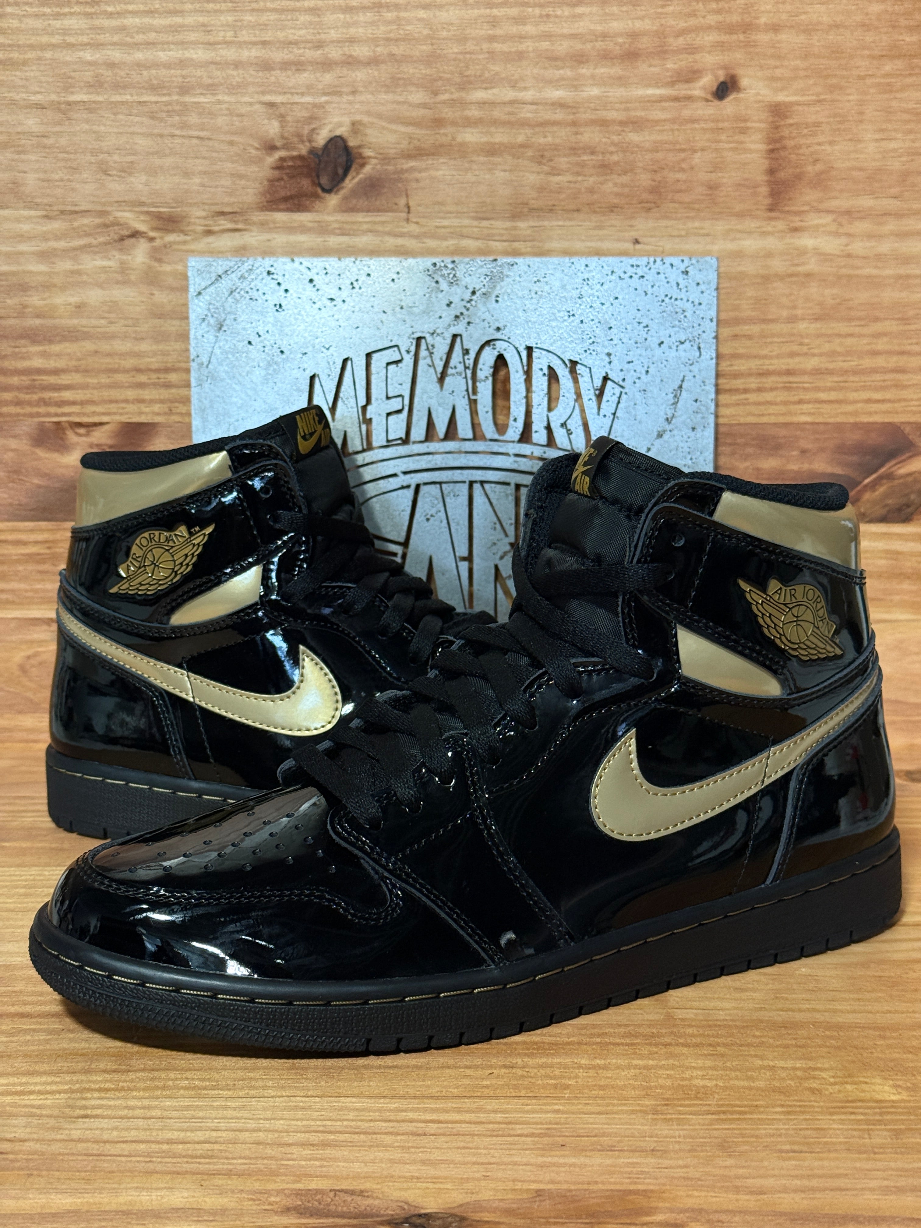 Jordan 1 Retro High Black Metallic Gold (2020)