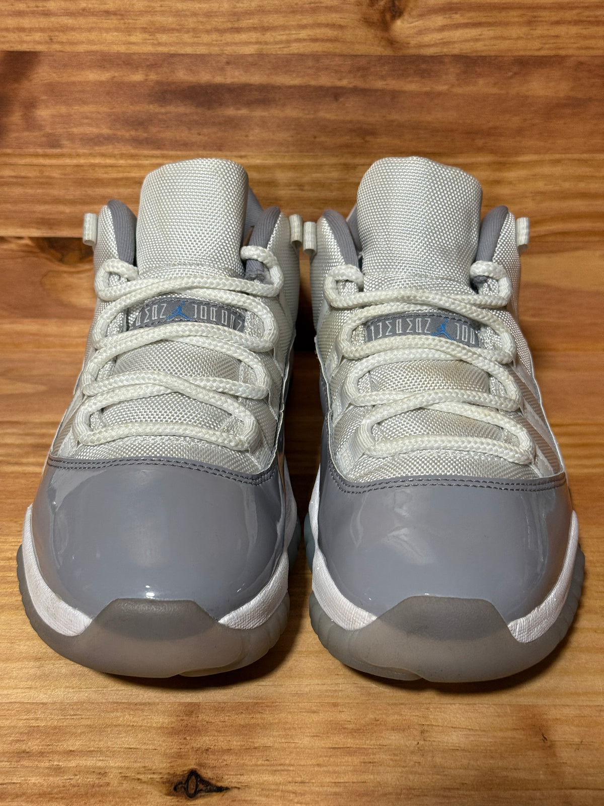 Jordan 11 Retro Low Cement Grey