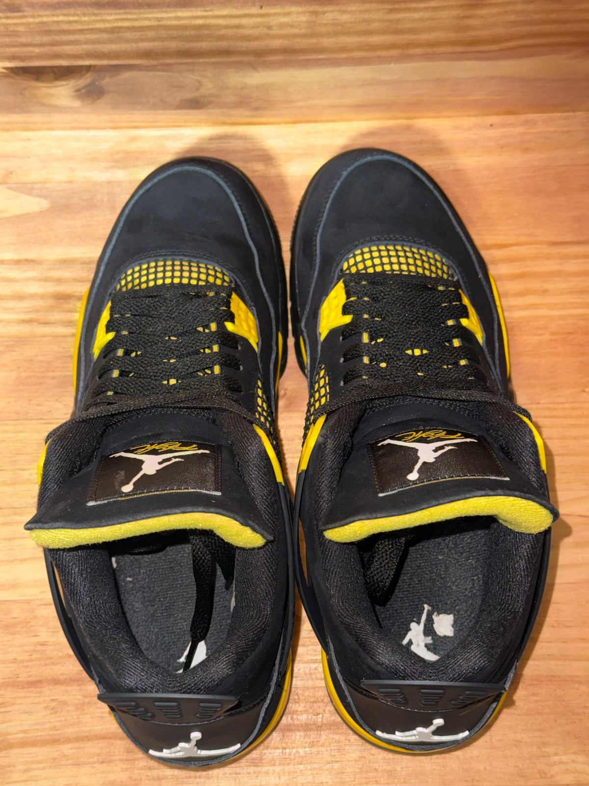 Jordan 4 Retro Thunder (2023)
