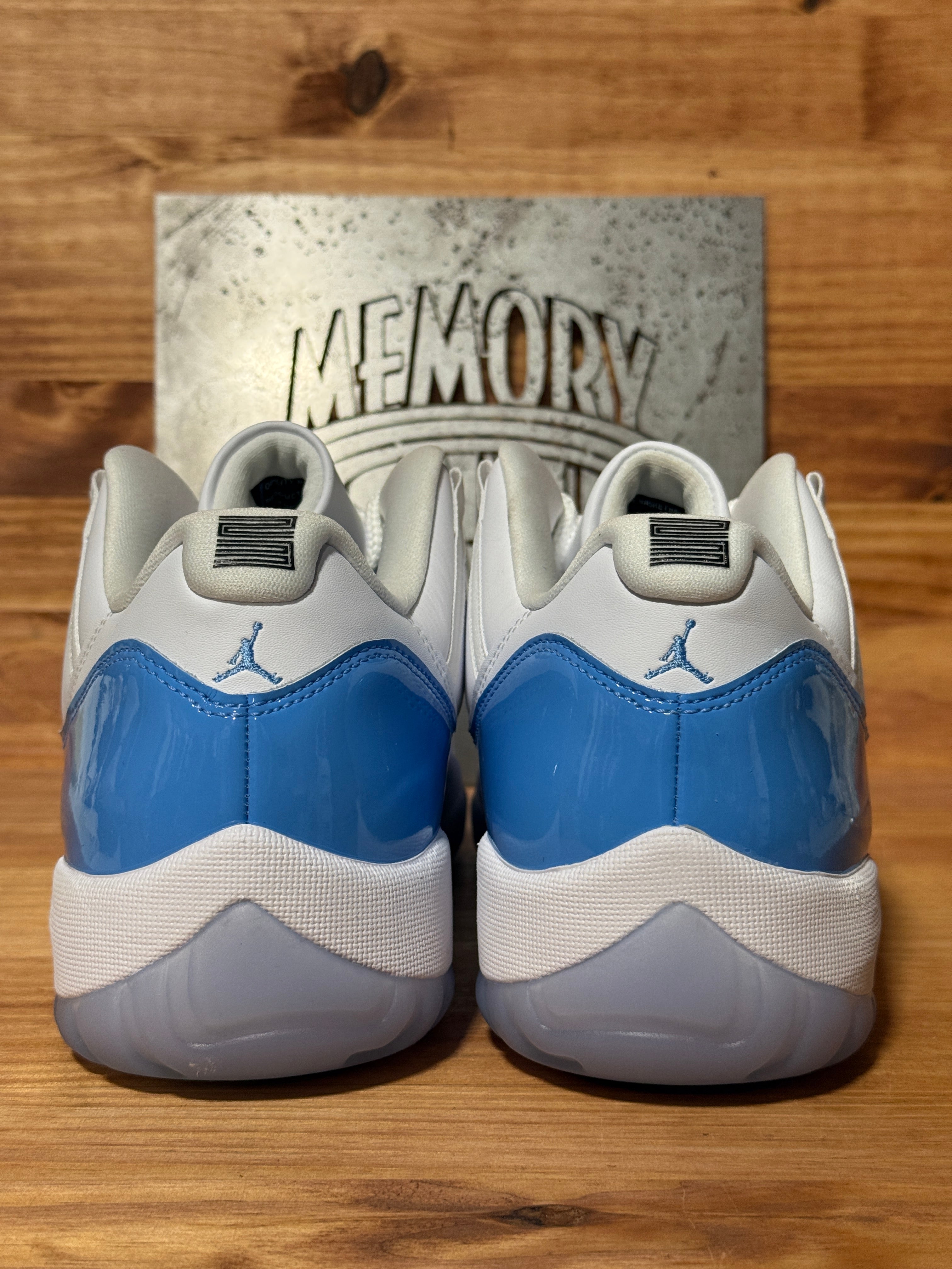 Jordan 11 Retro Low University Blue (2026)