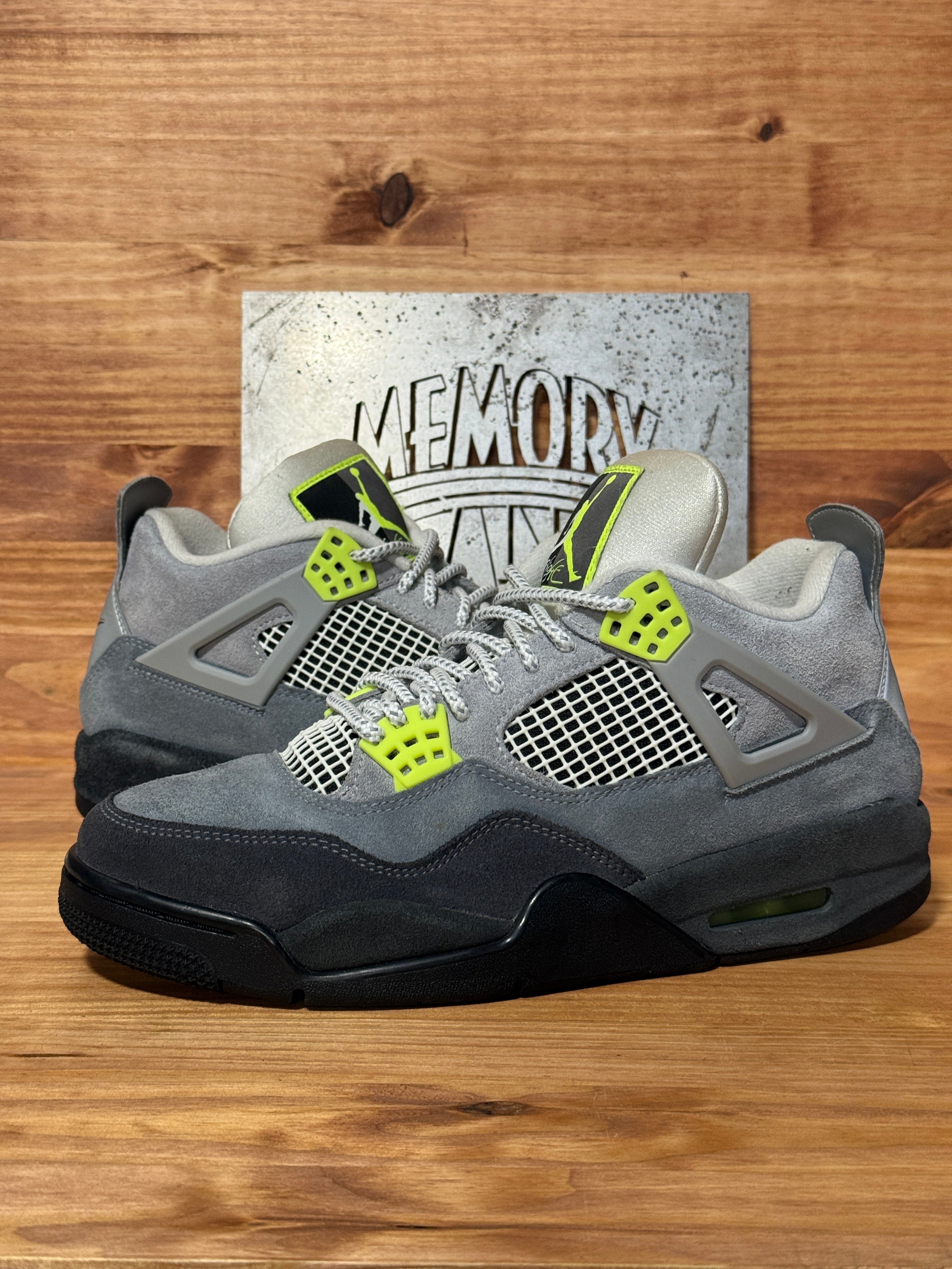 Jordan 4 Retro SE 95 Neon