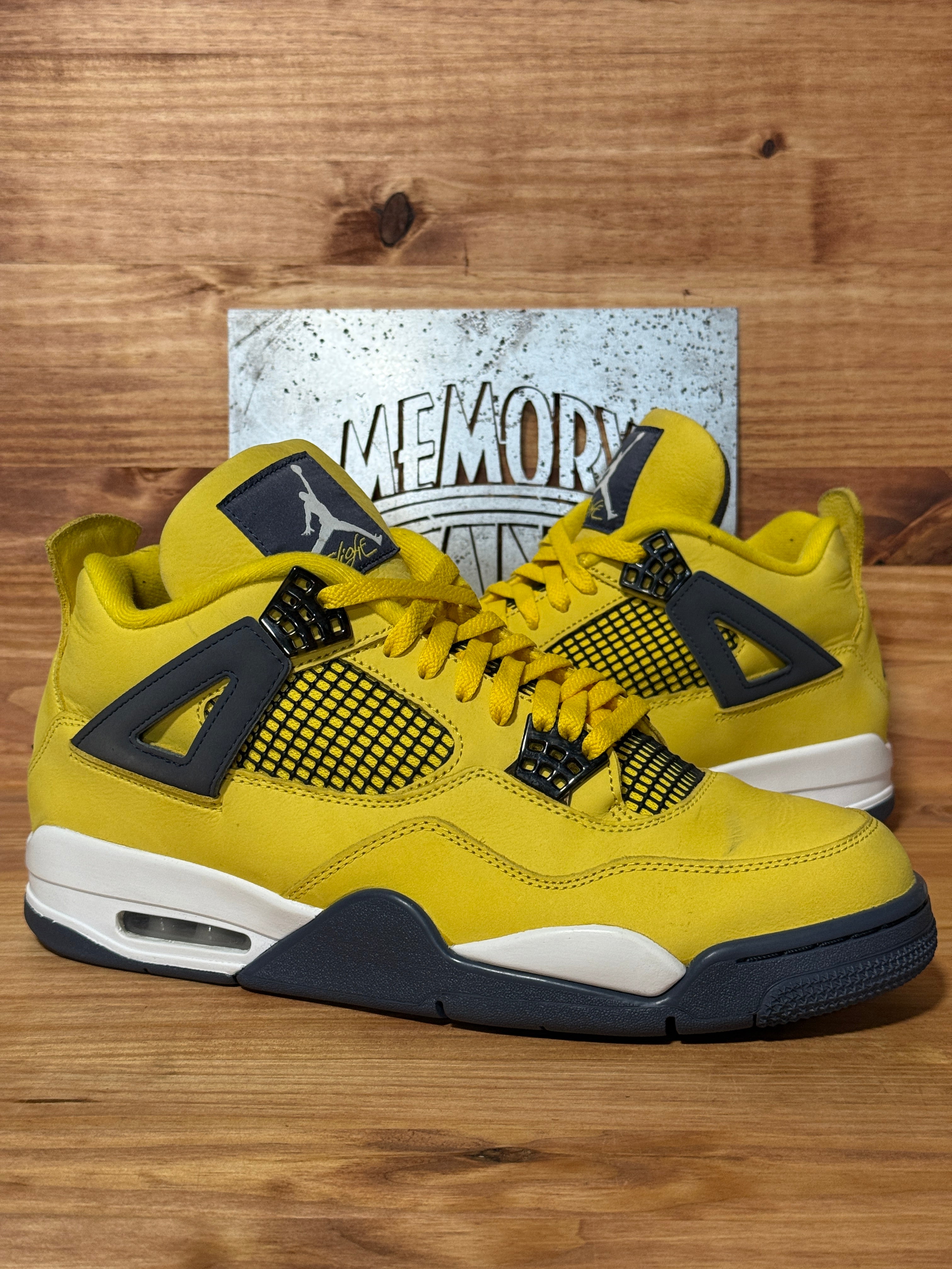 Jordan 4 Retro Lightning (2021)