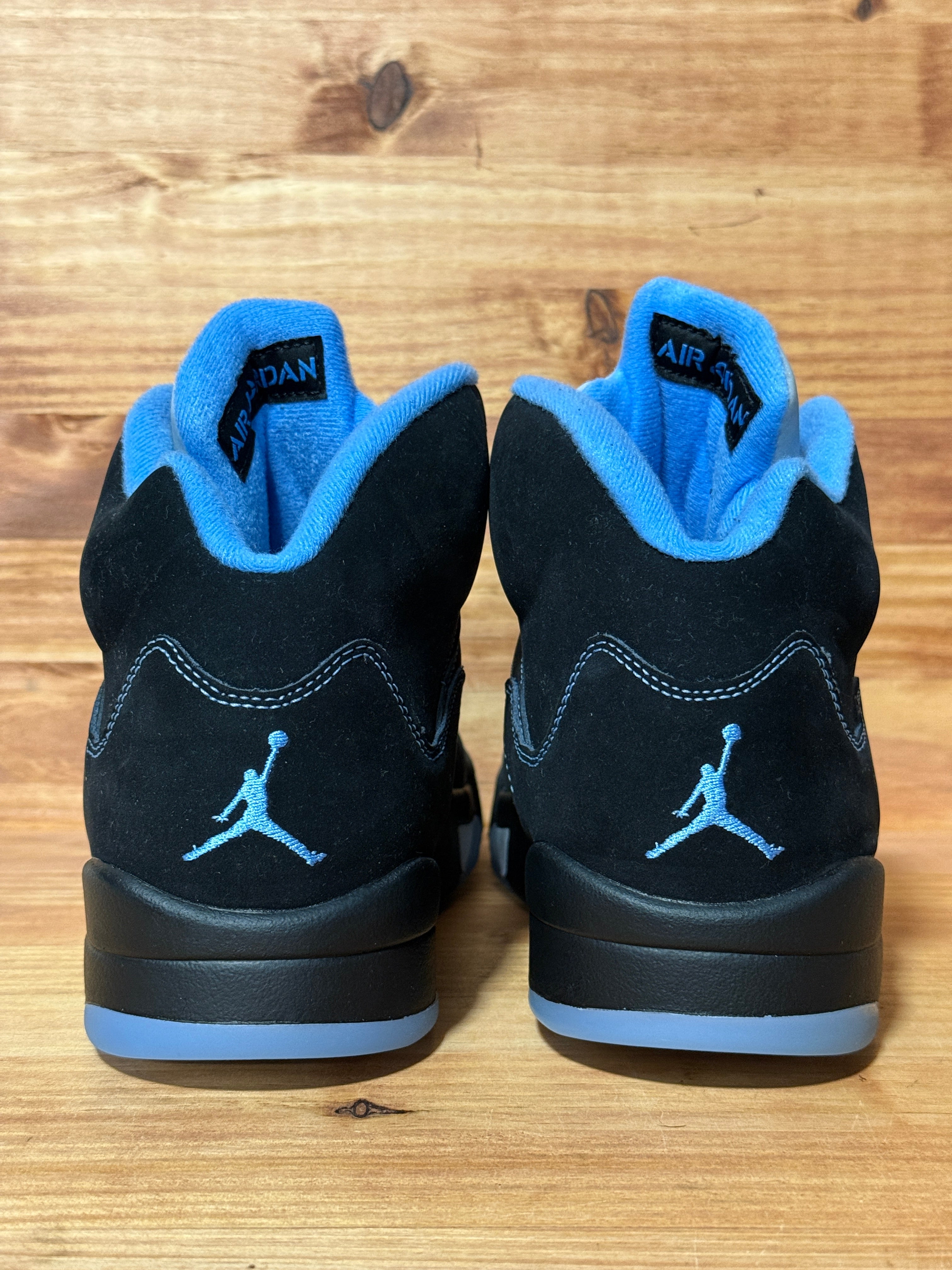 Jordan 5 Retro Black University Blue (2026)