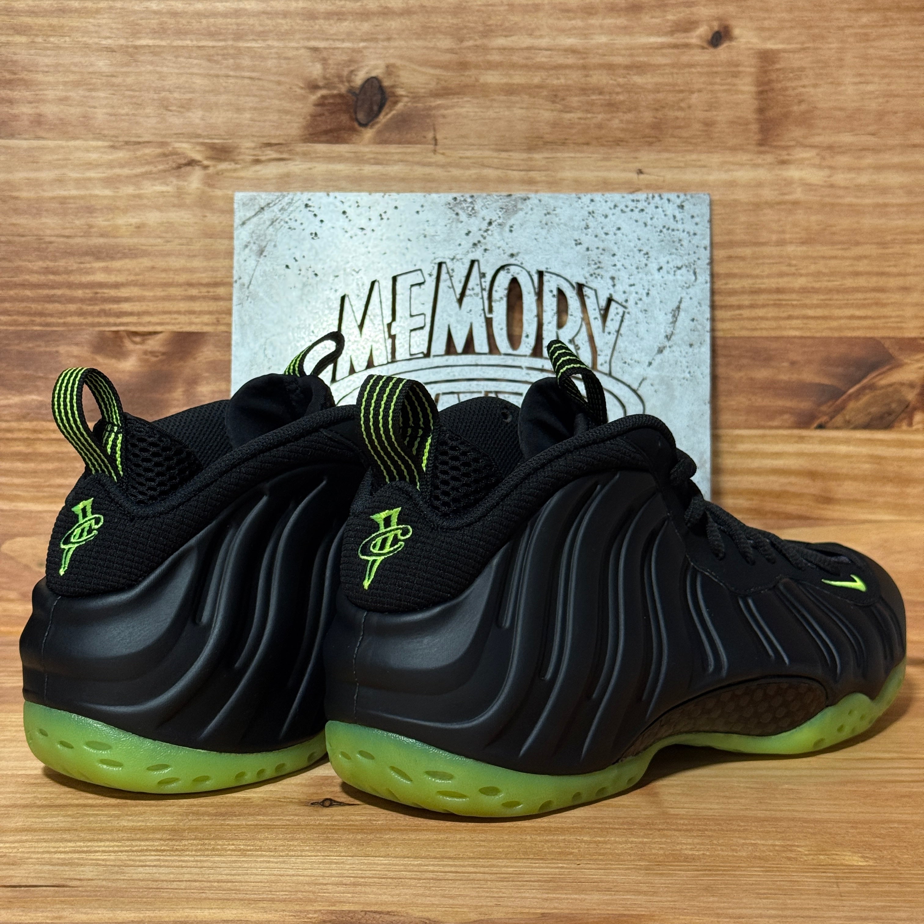 Nike Air Foamposite One Black Volt