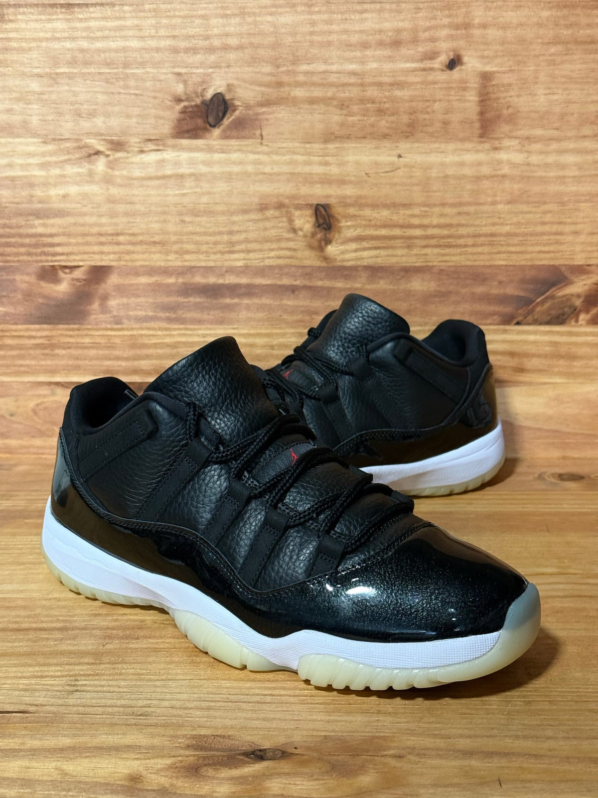 Jordan 11 Retro Low 72-10 - Size 11