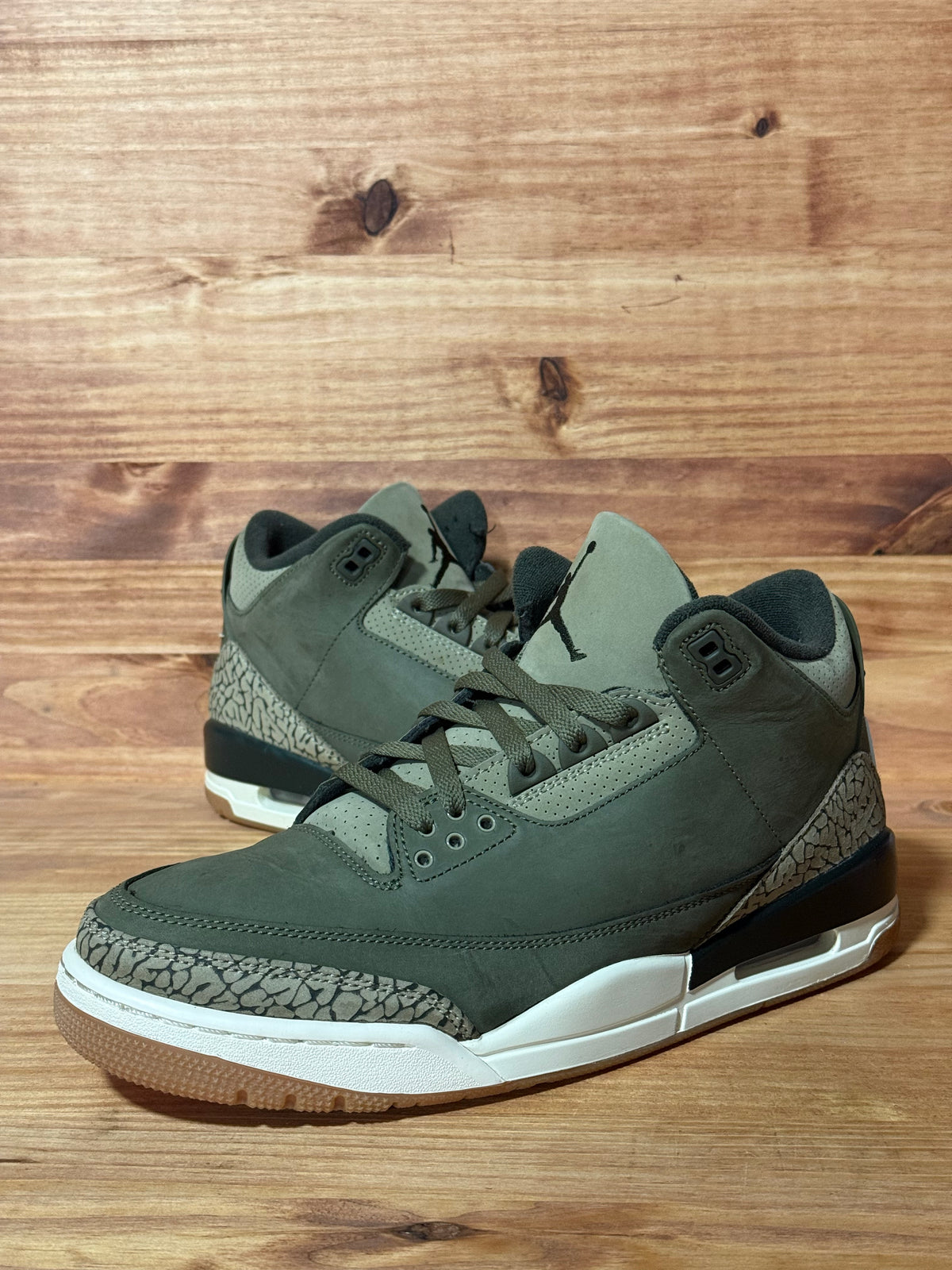 Jordan 3 Retro Family Affair - Size 10