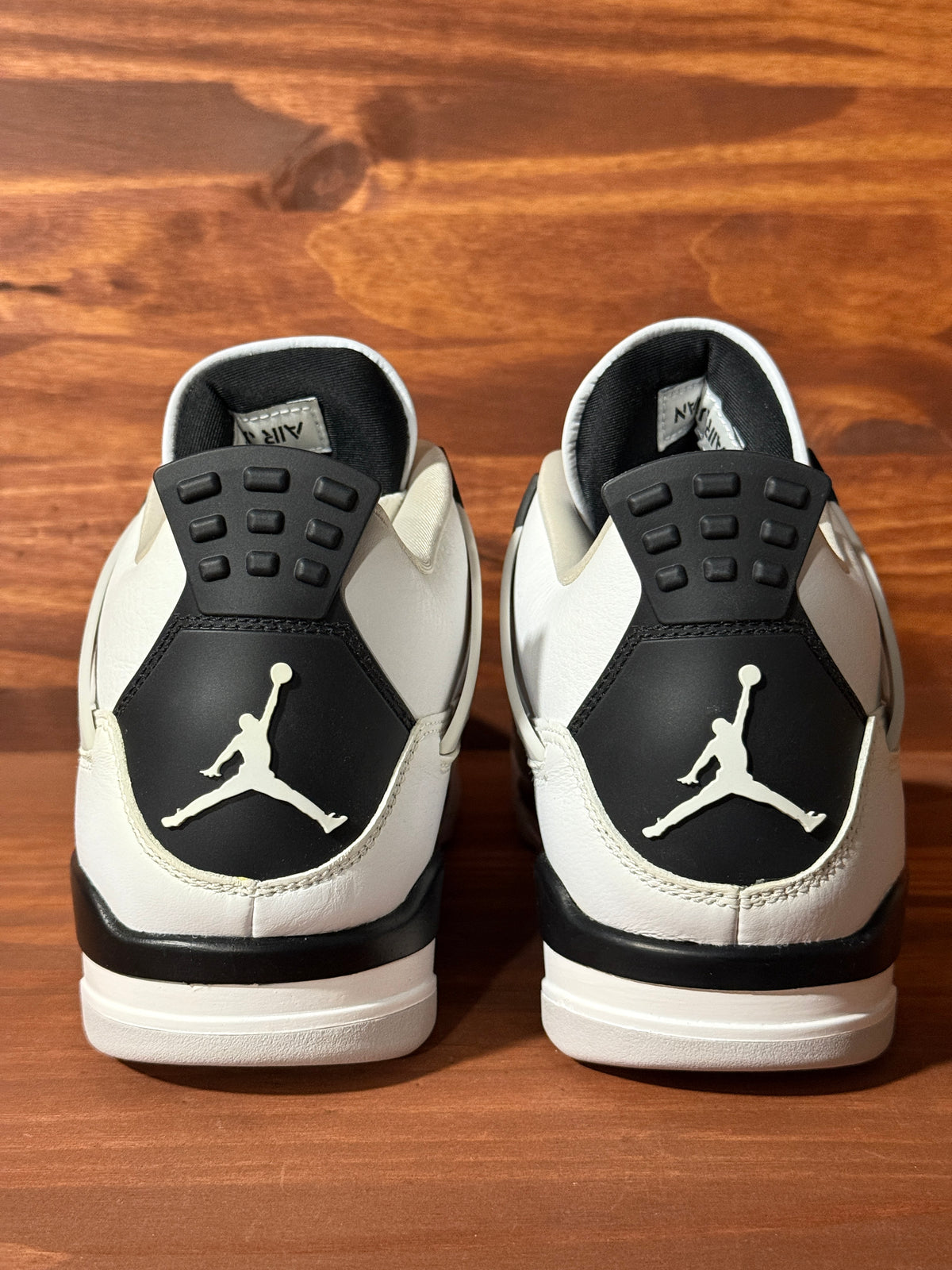 Jordan 4 Retro Military Black (Slight Yellowing)