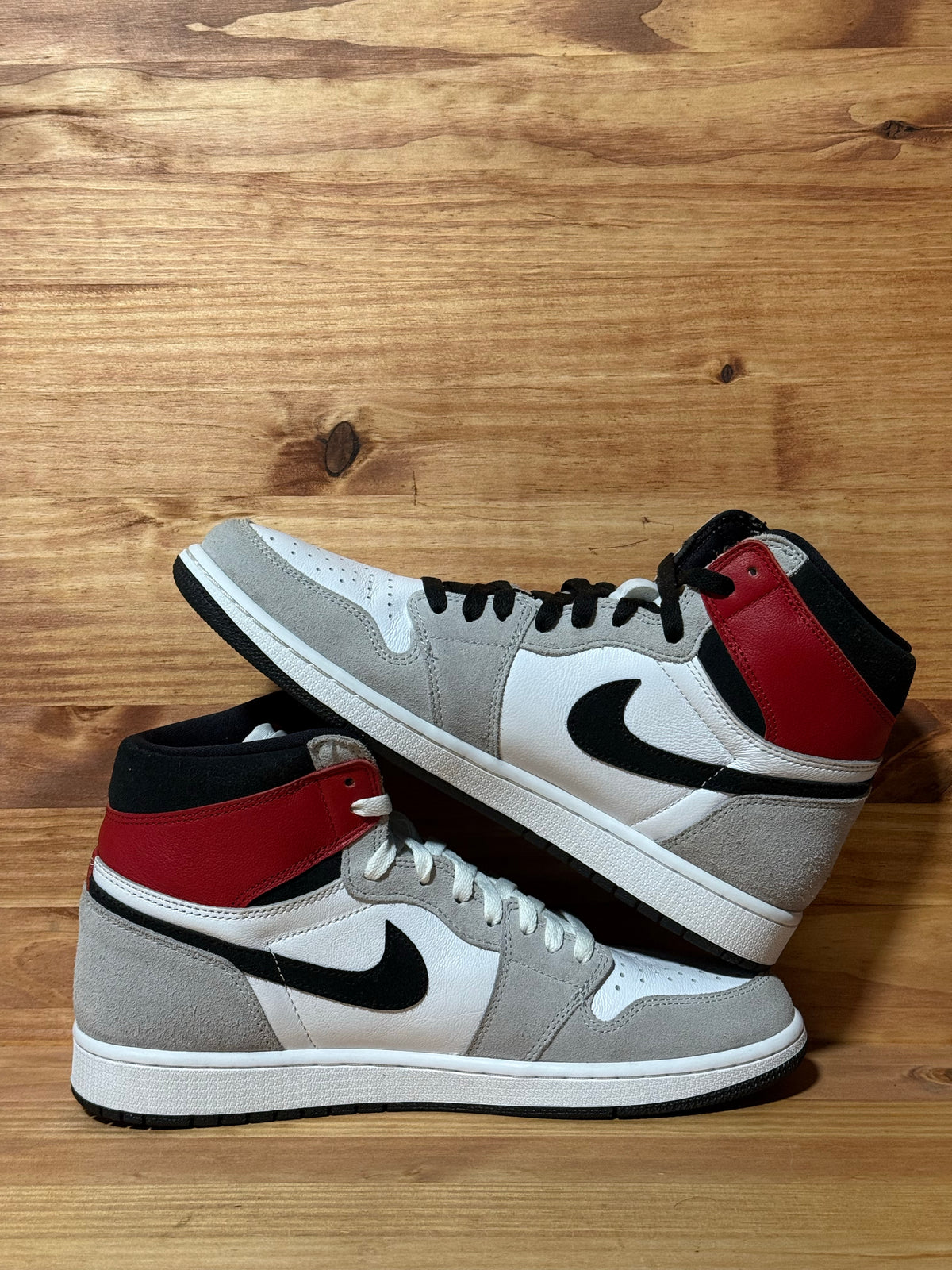Jordan 1 Retro High Light Smoke Grey