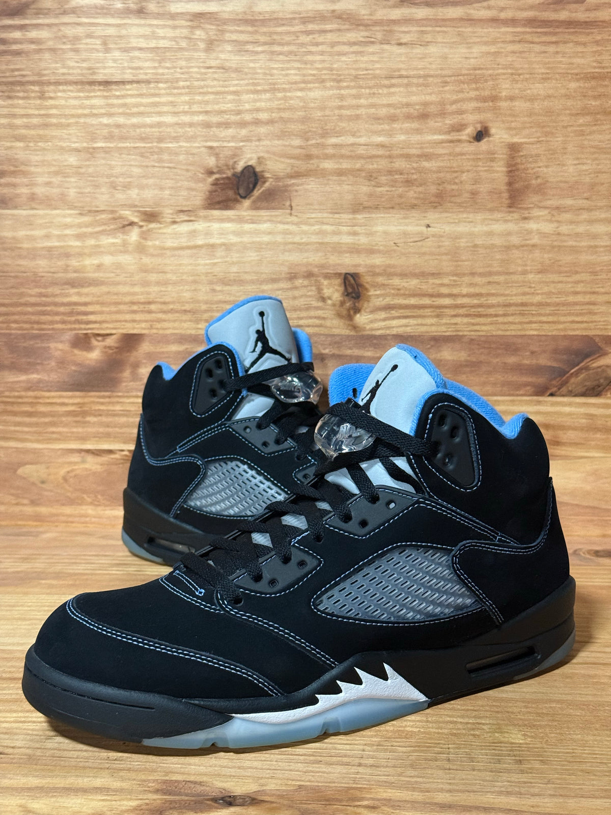 Jordan 5 Retro Black University Blue (2026)