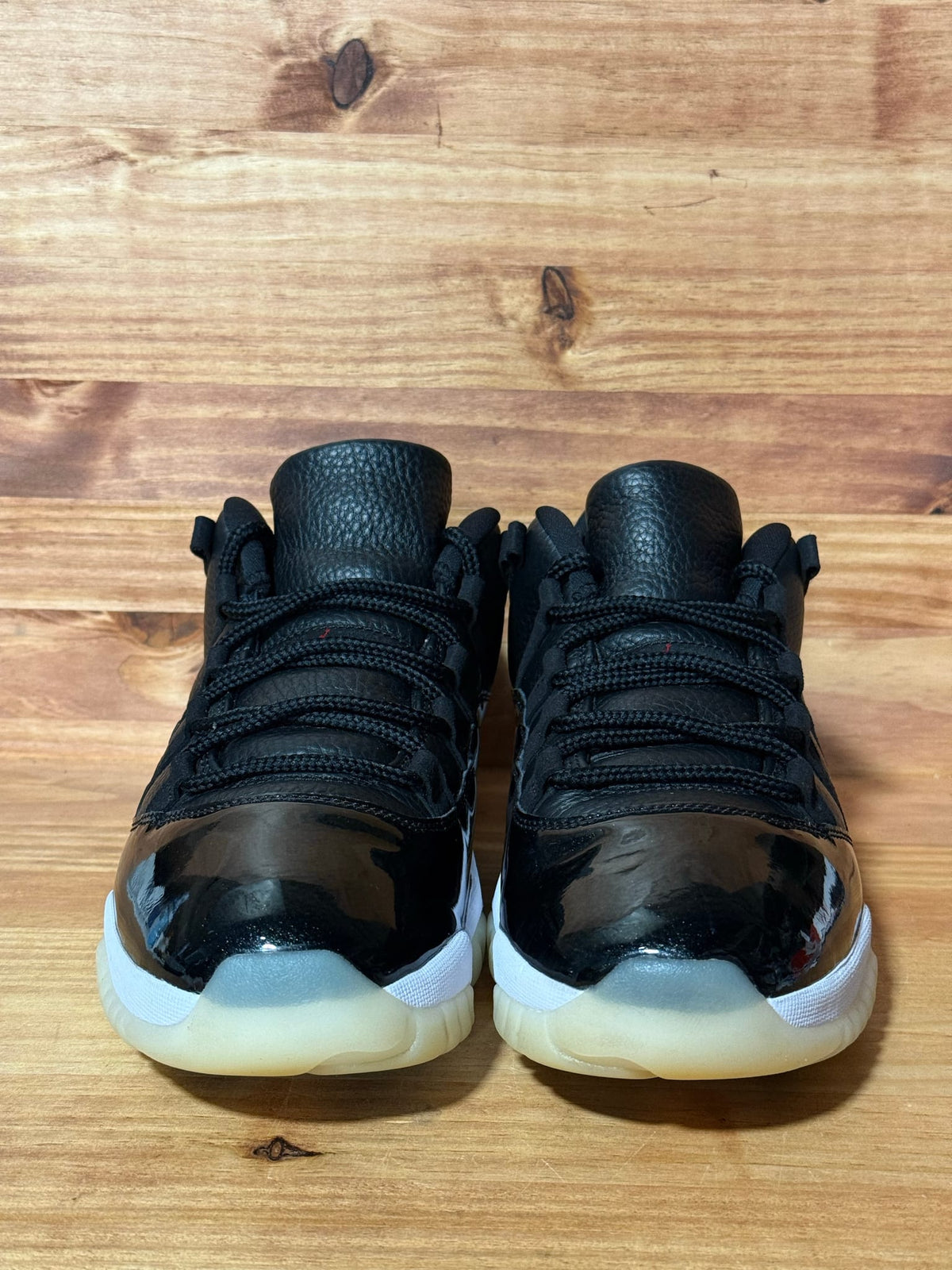 Jordan 11 Retro Low 72-10 - Size 11