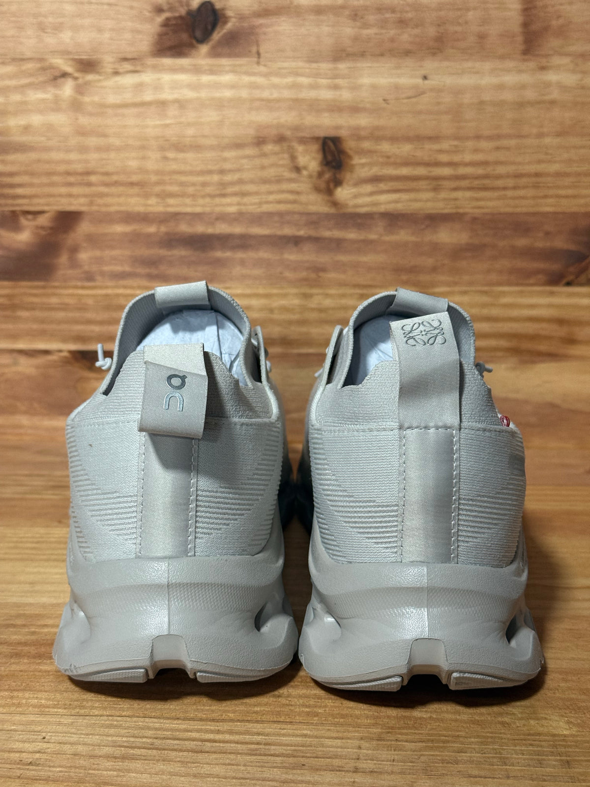 On Running Cloudtilt Loewe Sand
