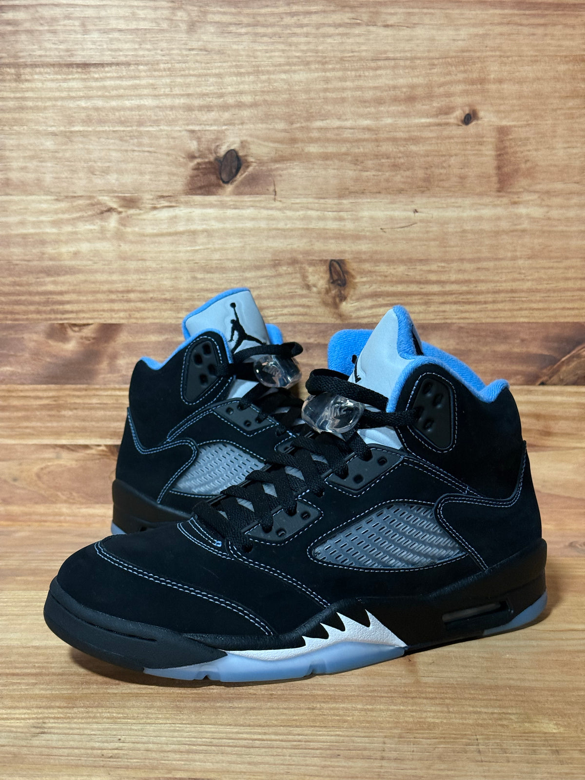 Jordan 5 Retro Black University Blue (2026)