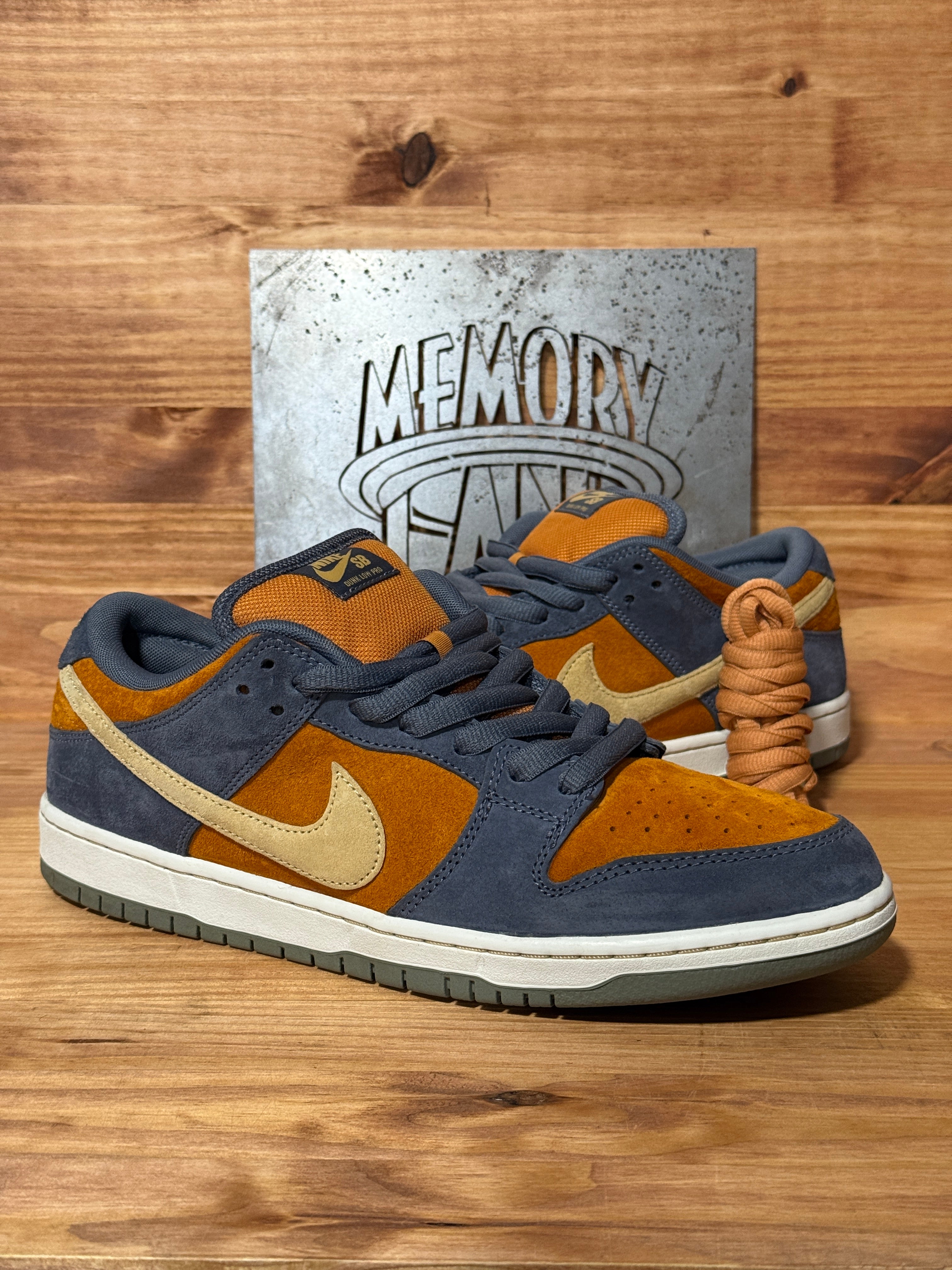 Nike SB Dunk Low Light Carbon Monarch
