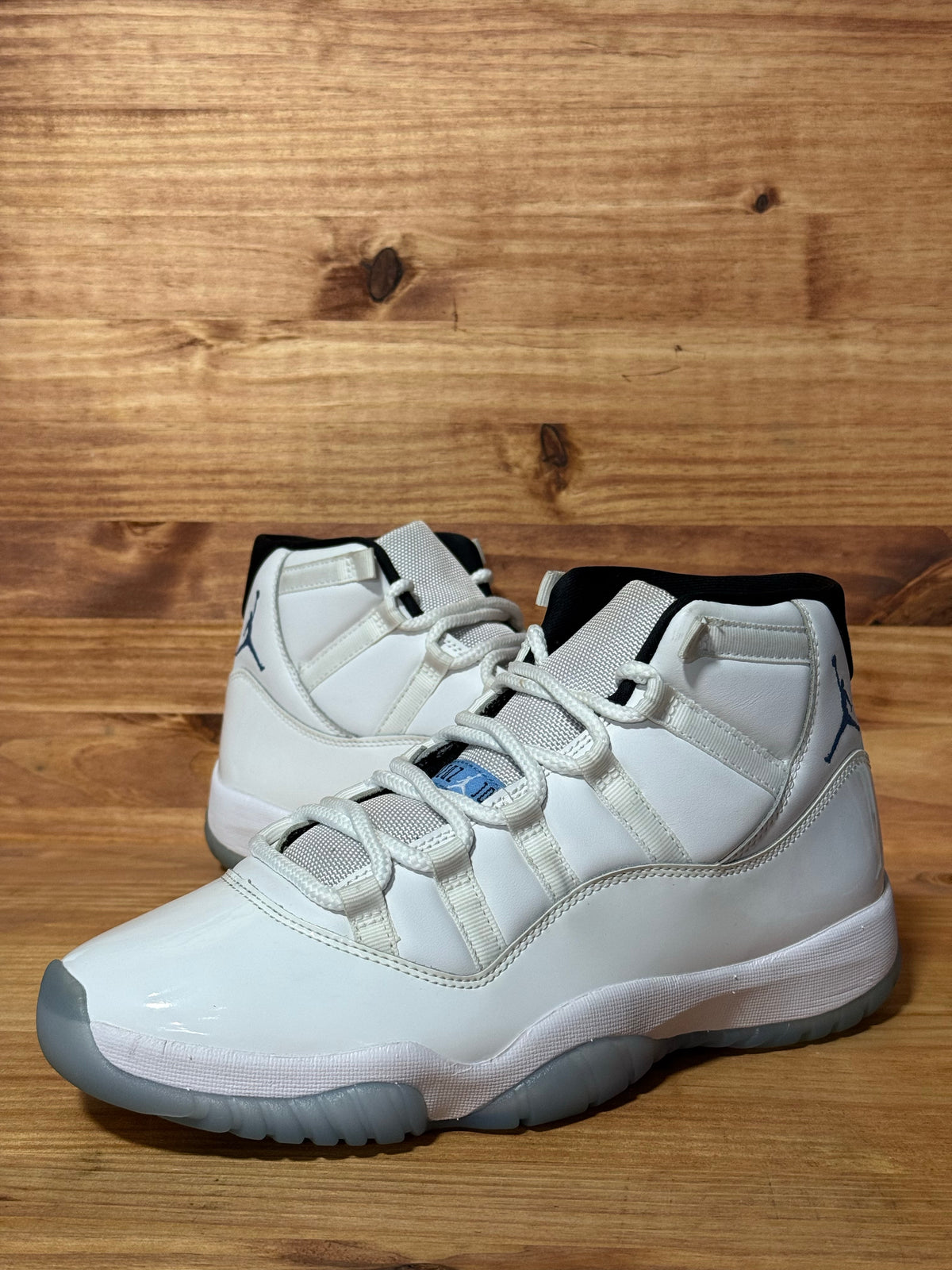 Jordan 11 Retro Legend Blue (2024)