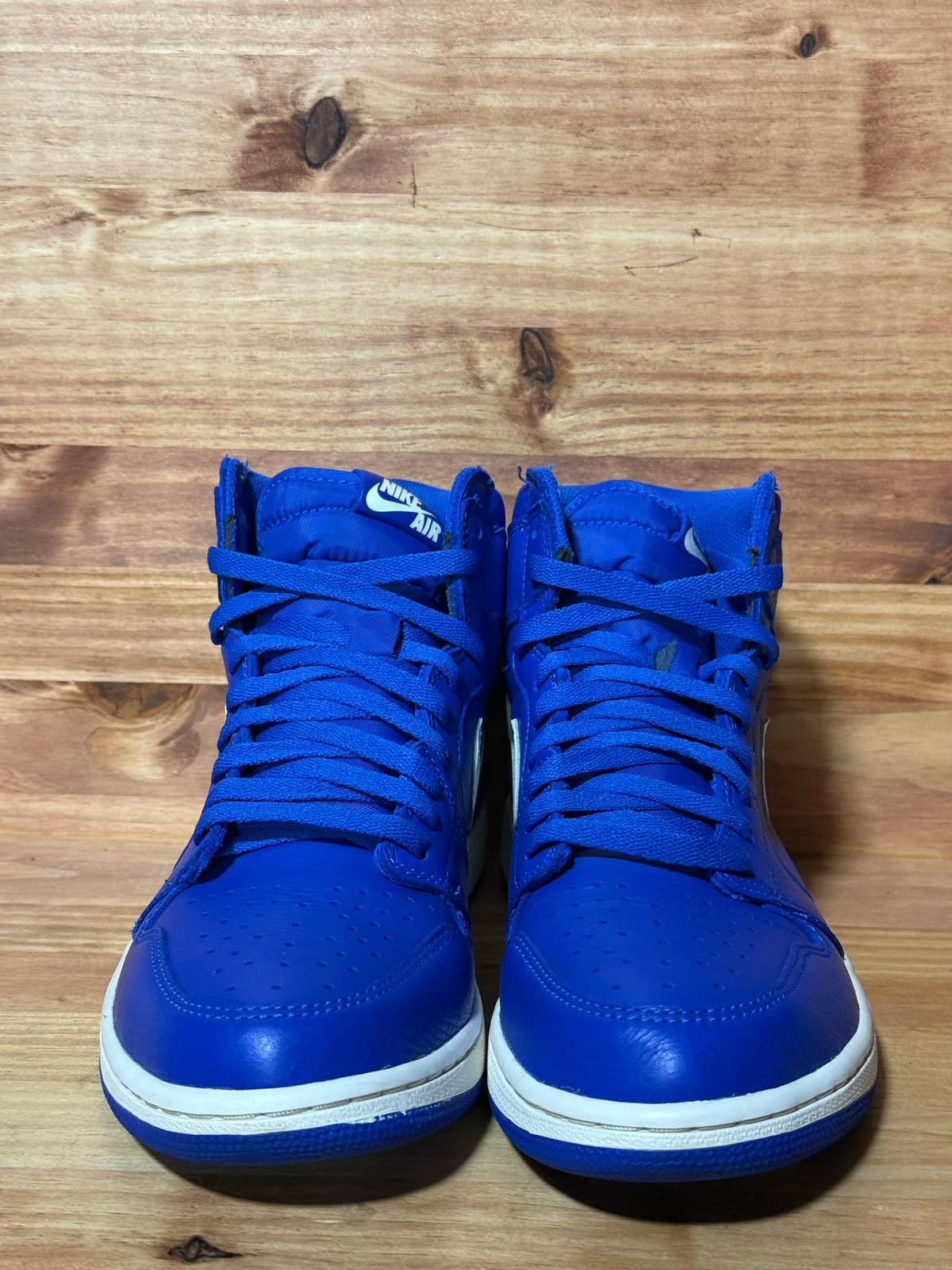Jordan 1 Retro High Hyper Royal