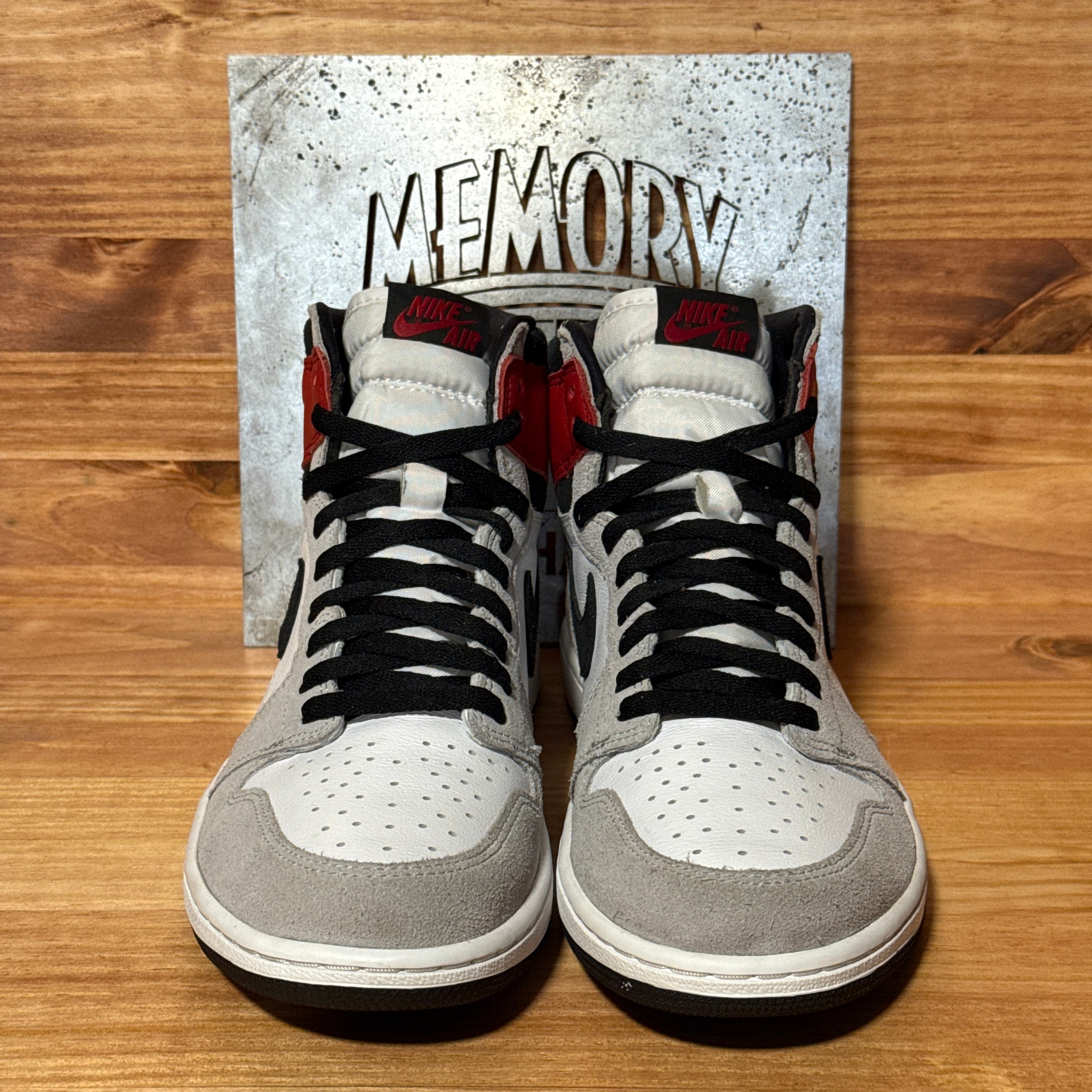 Jordan 1 Retro High Light Smoke Grey