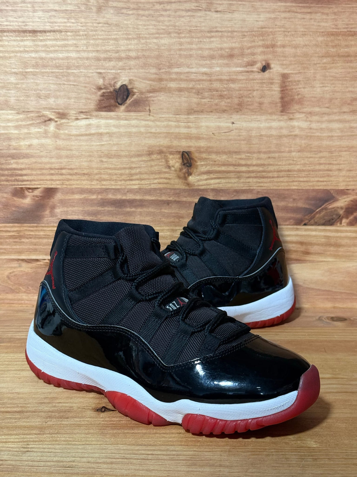 Jordan 11 Retro Playoffs Bred (2019) - Size 9