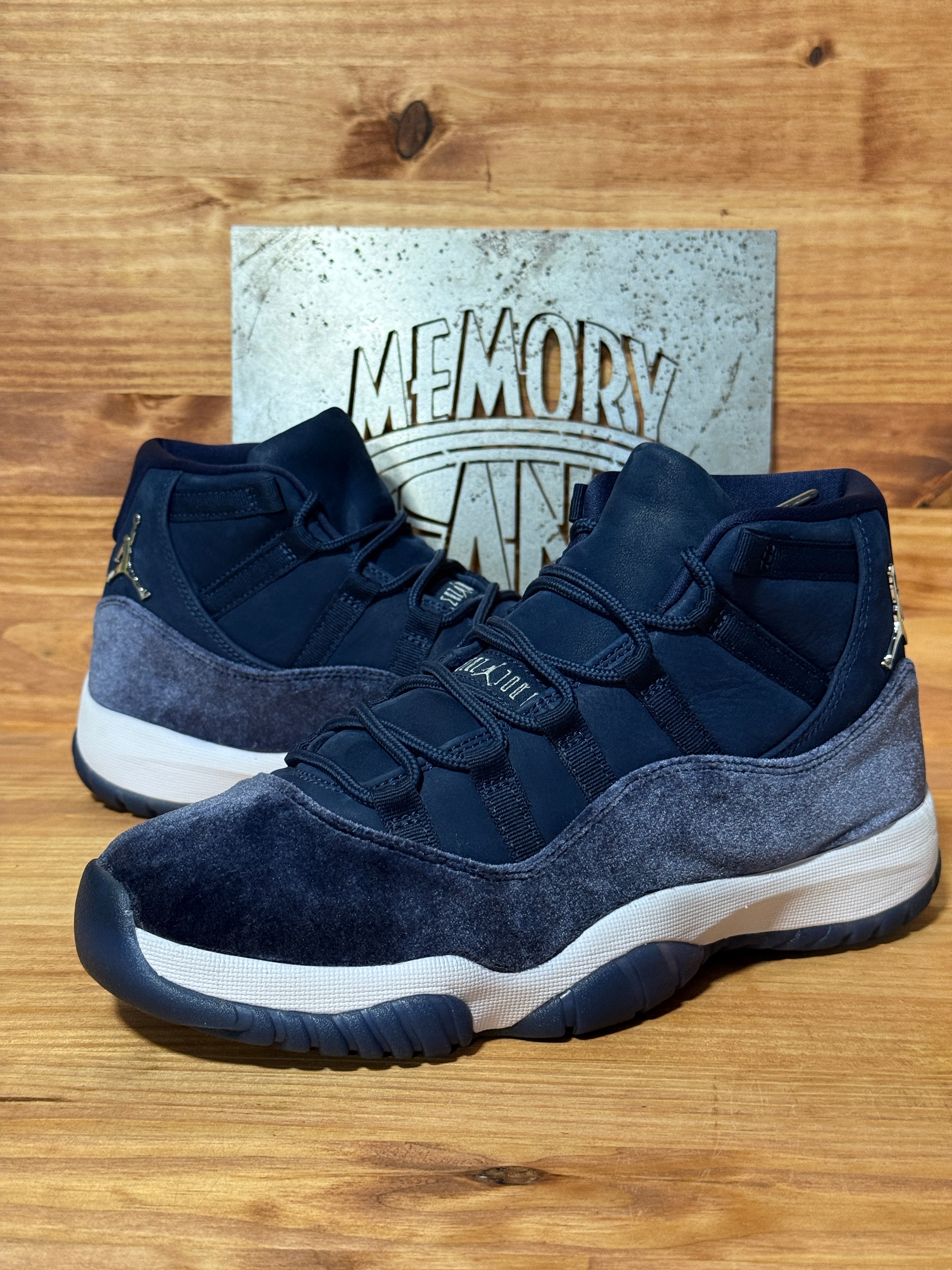 Jordan 11 Retro Midnight Navy (Women's)