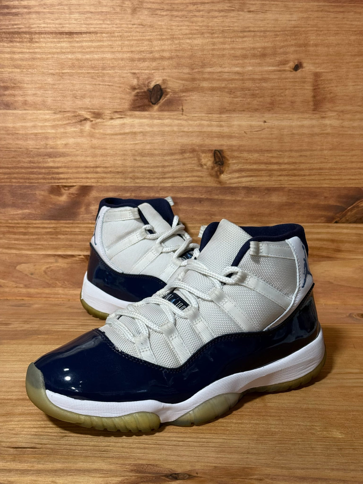 Jordan 11 Retro UNC Win Like 82 - Size 9