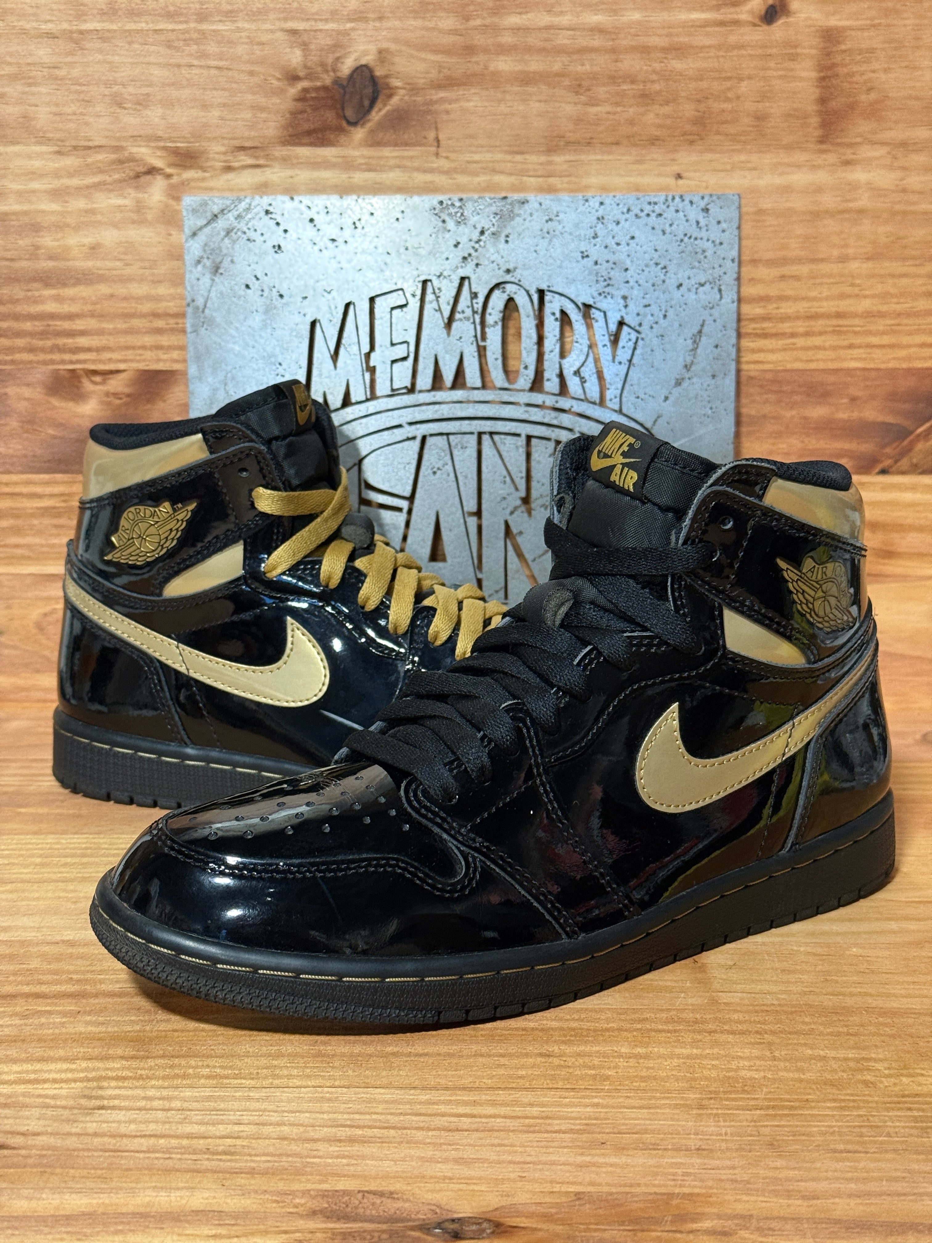 Jordan 1 Retro High Black Metallic Gold (2020)