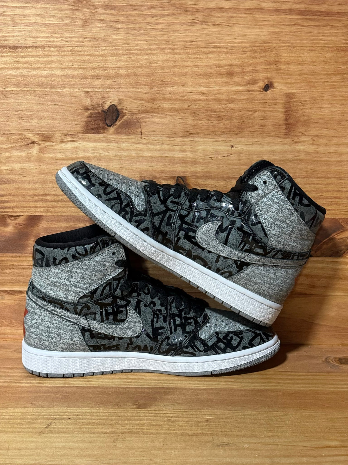 Jordan 1 Retro High OG Rebellionaire - Size 8.5