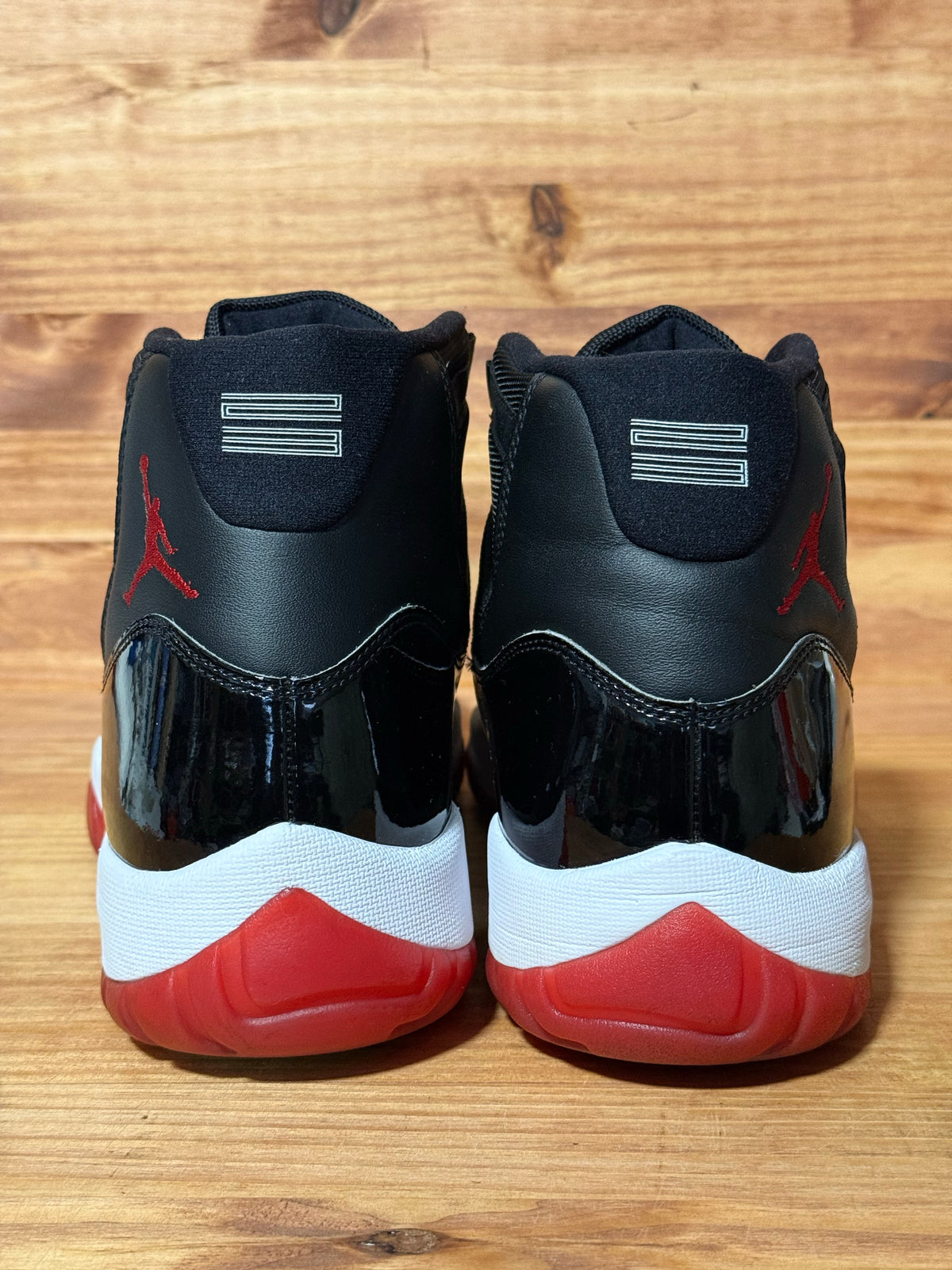 Jordan 11 Retro Playoffs Bred (2019)