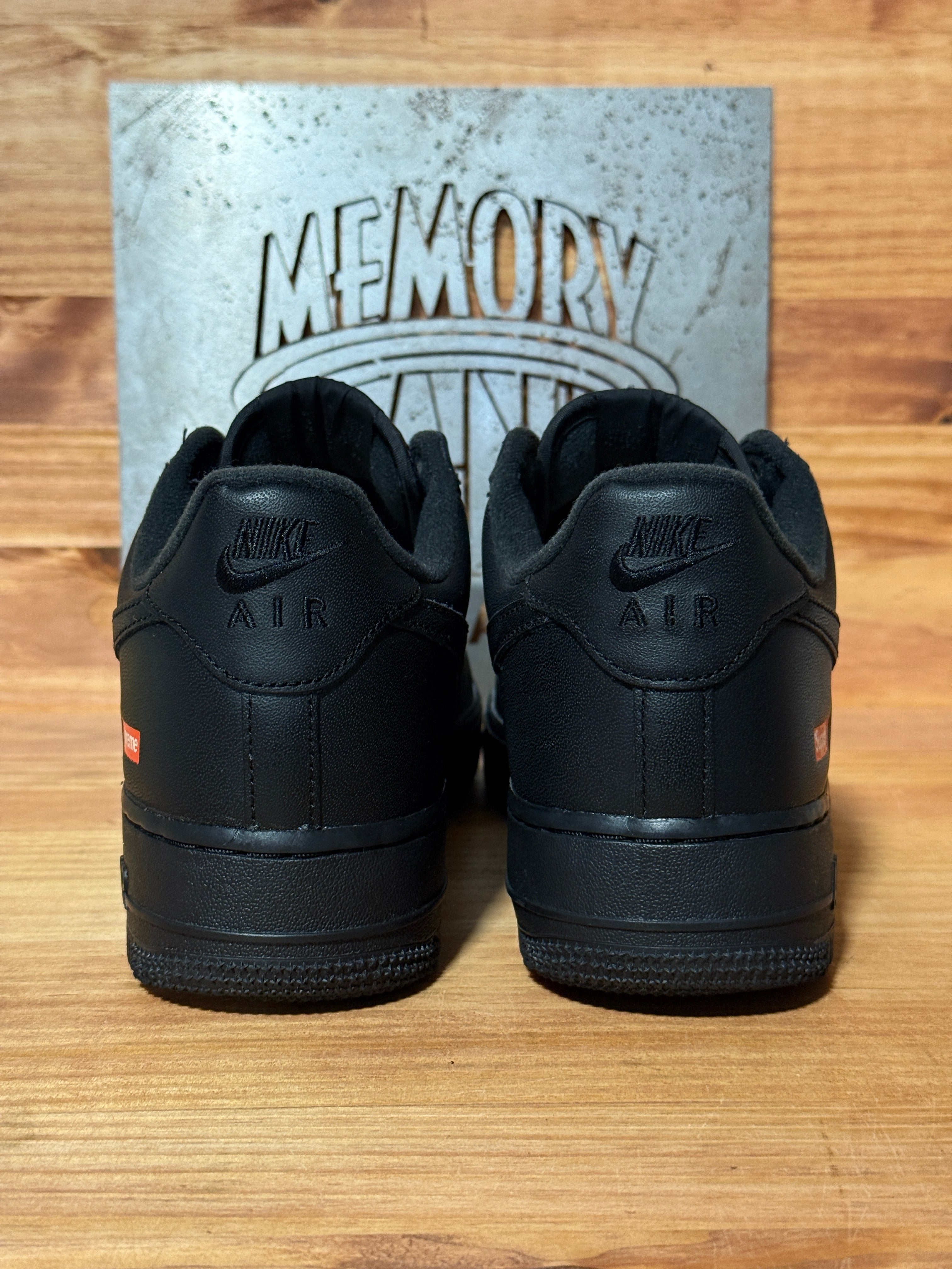 Nike Air Force 1 Low Supreme Black