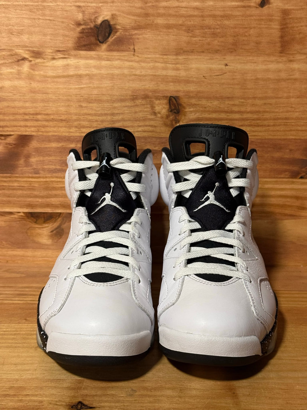 Jordan 6 Retro Reverse Oreo - Size 8.5