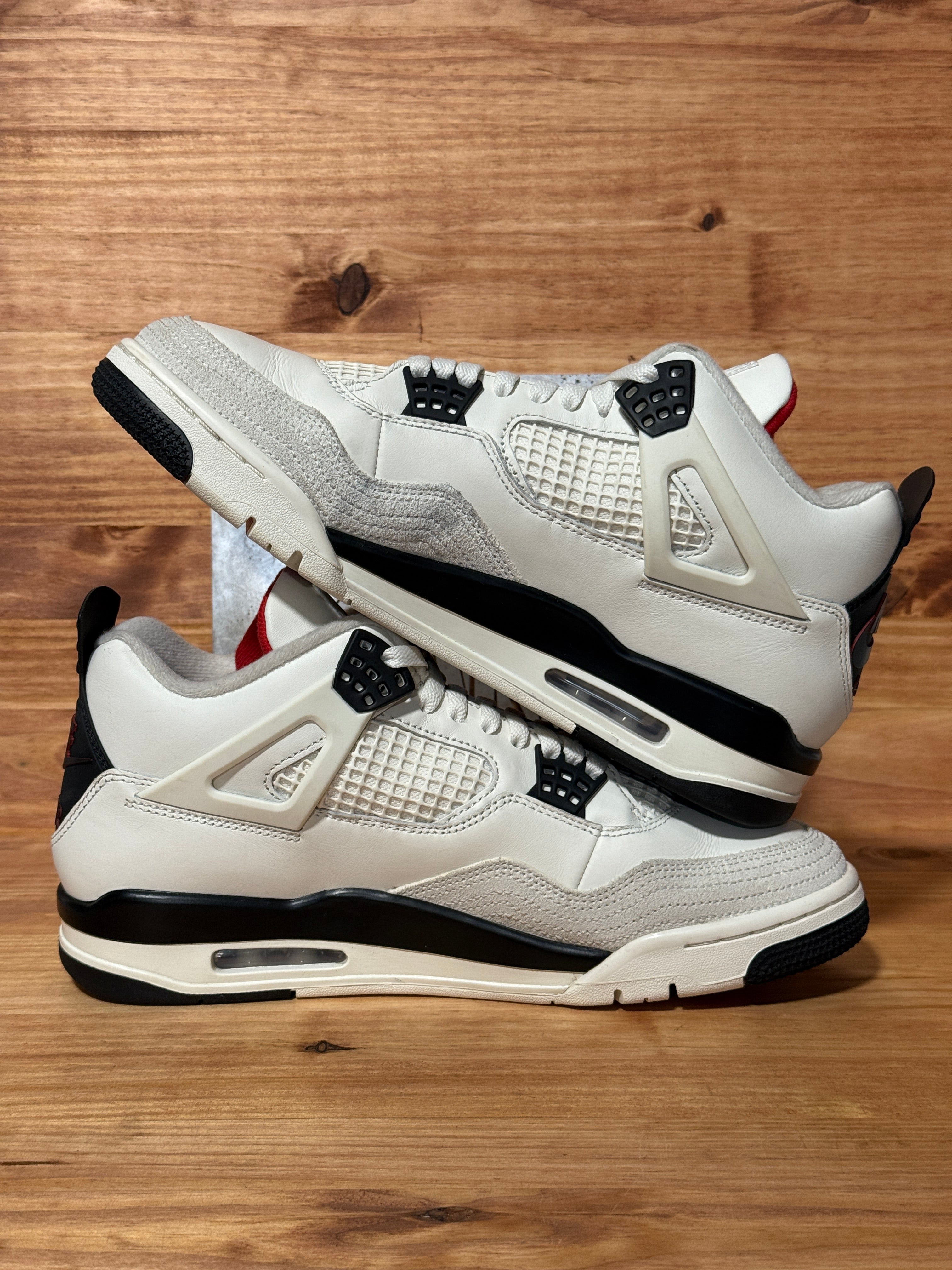 Jordan 4 Retro Flight Club