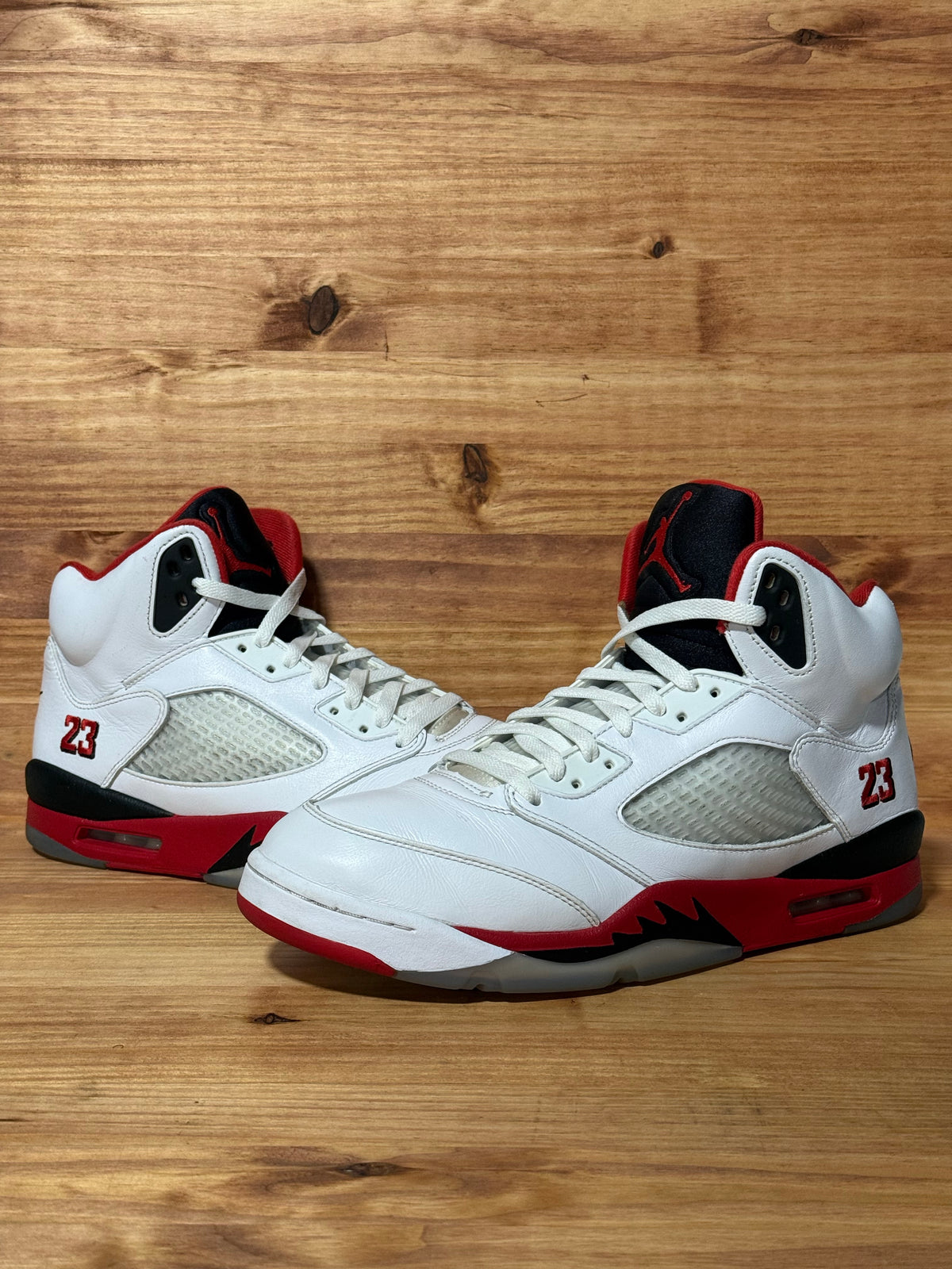 Jordan 5 Retro Fire Red Black Tongue (2025)
