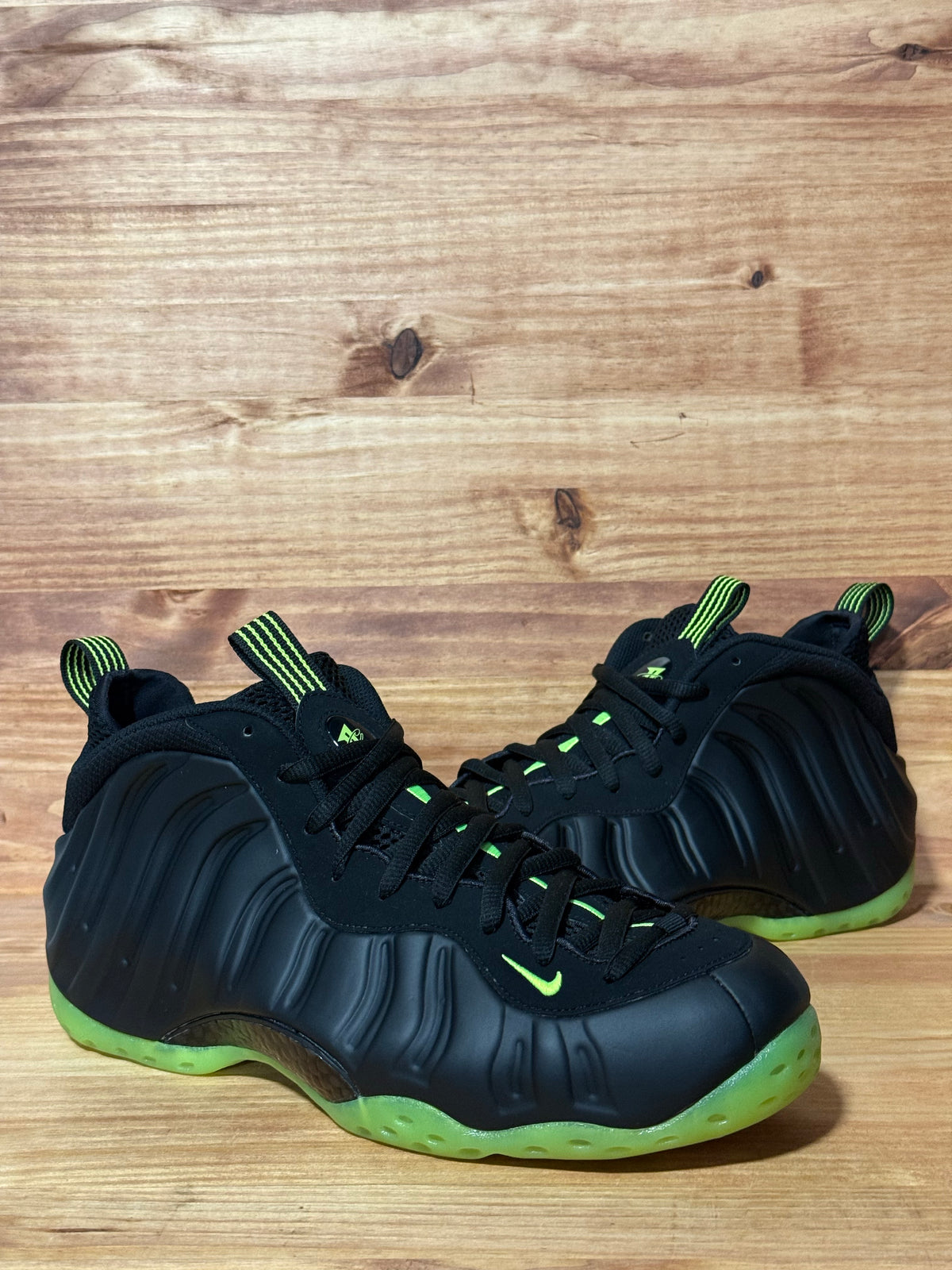 Nike Air Foamposite One Black Volt