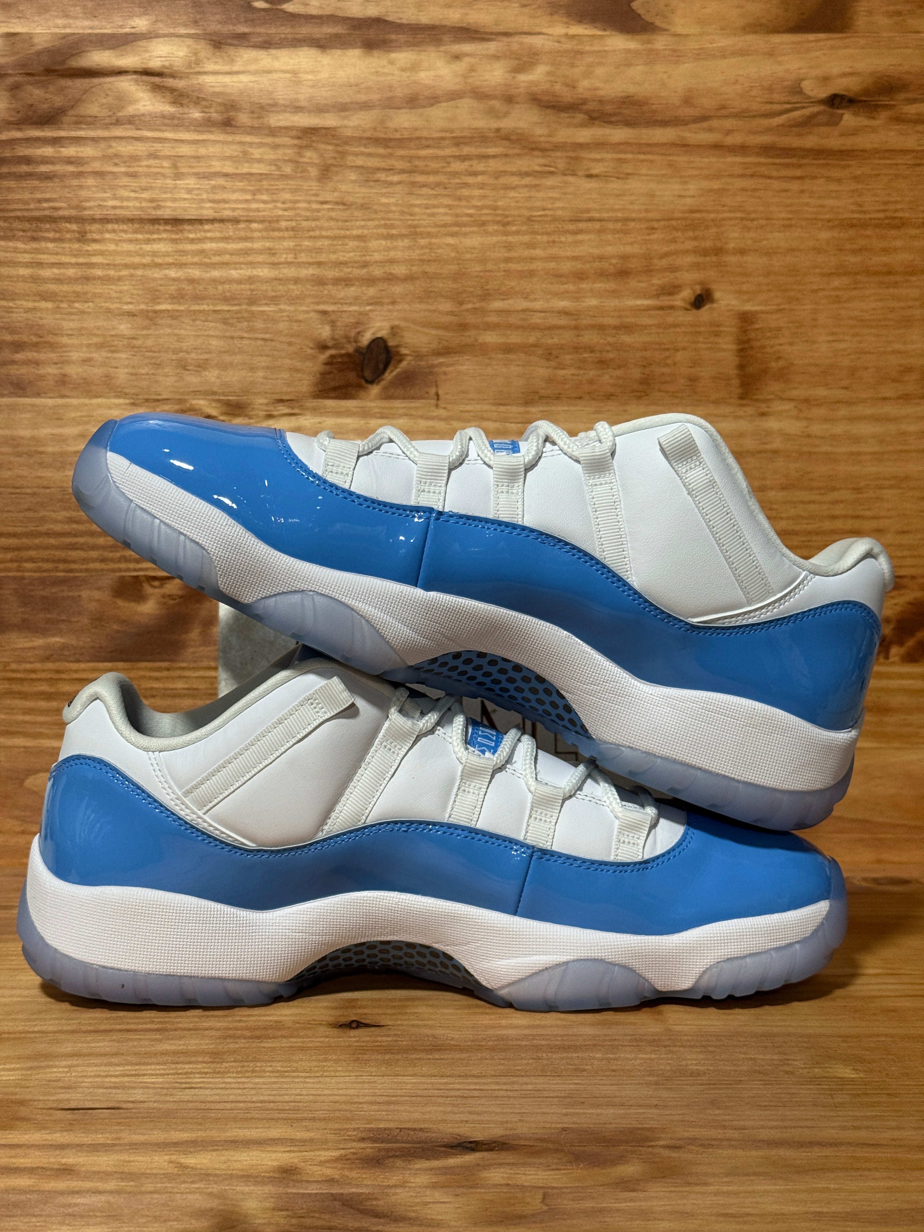 Jordan 11 Retro Low University Blue (2026)