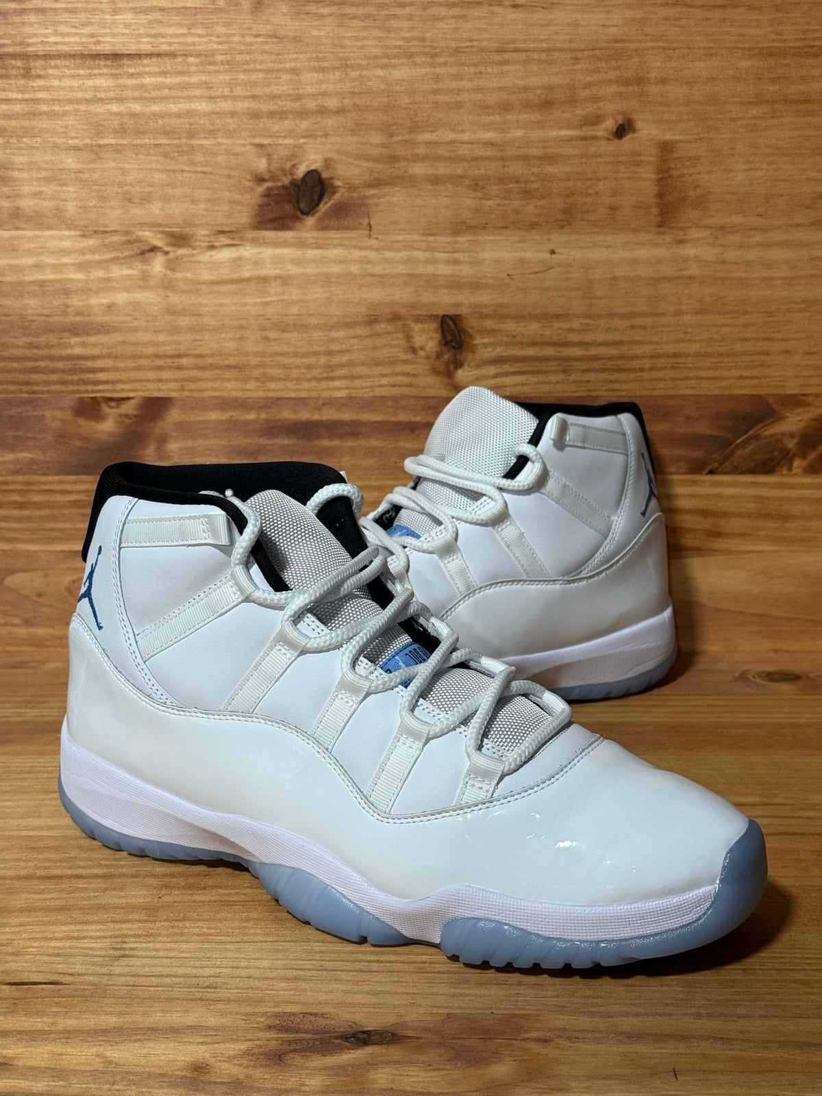 Jordan 11 Retro Legend Blue (2024) - Size 12