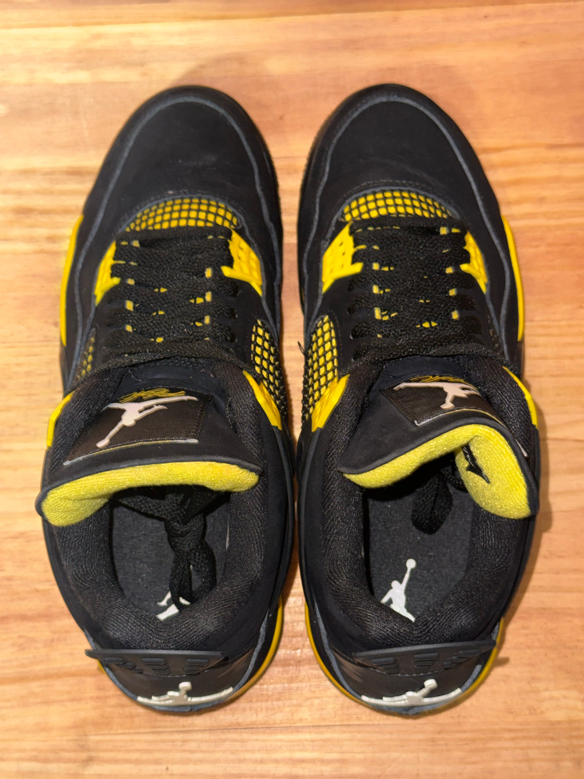 Jordan 4 Retro Thunder (2023)
