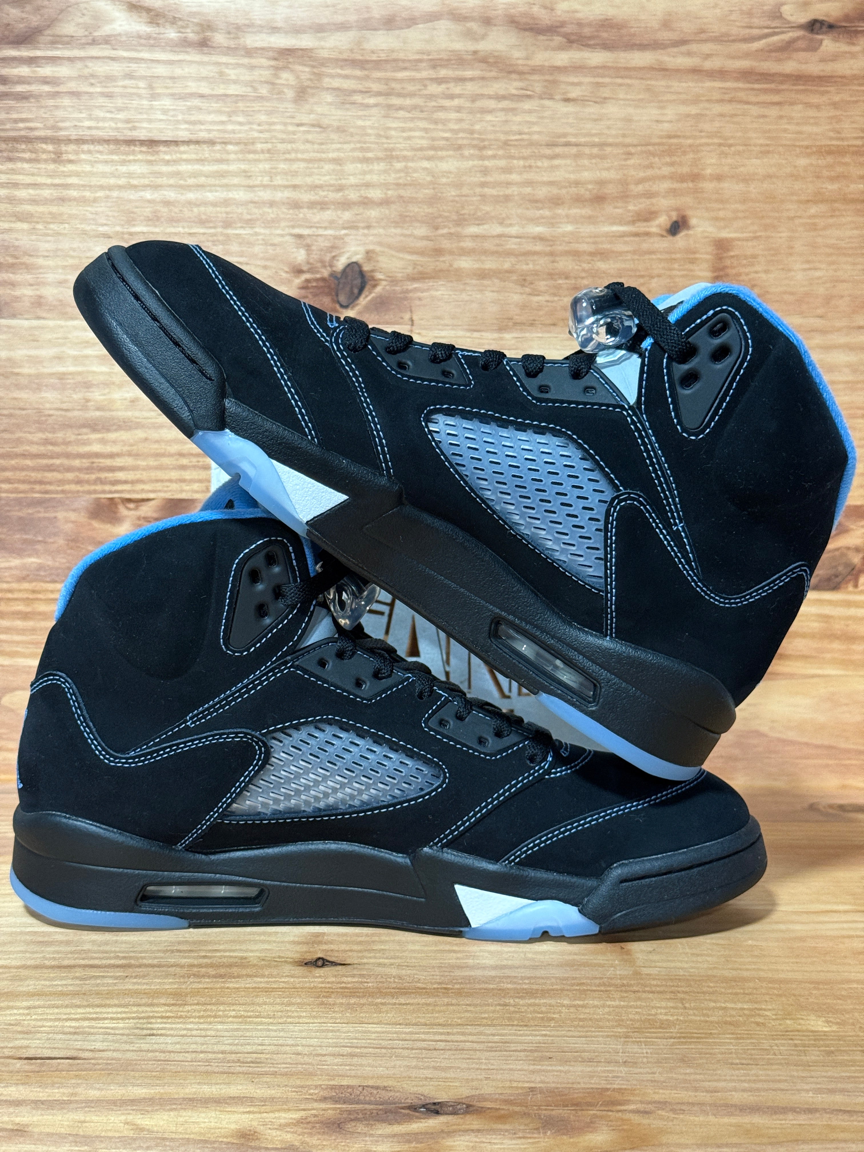 Jordan 5 Retro Black University Blue (2026)