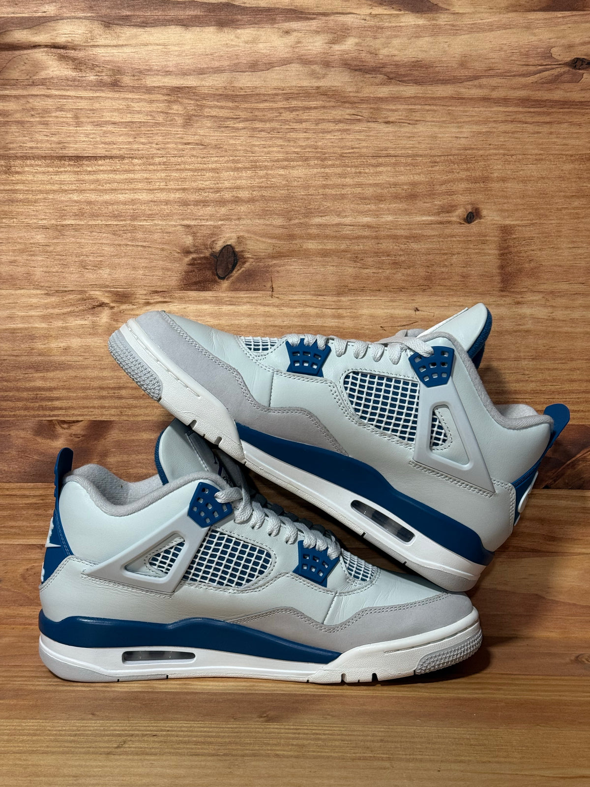Jordan 4 Retro Military Blue (2024)